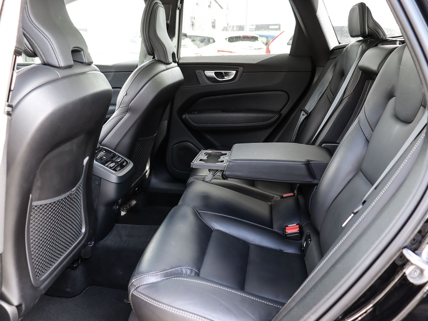 Volvo XC60 Ultimate Dark AWD B4 Diesel EU6d HUD StandH