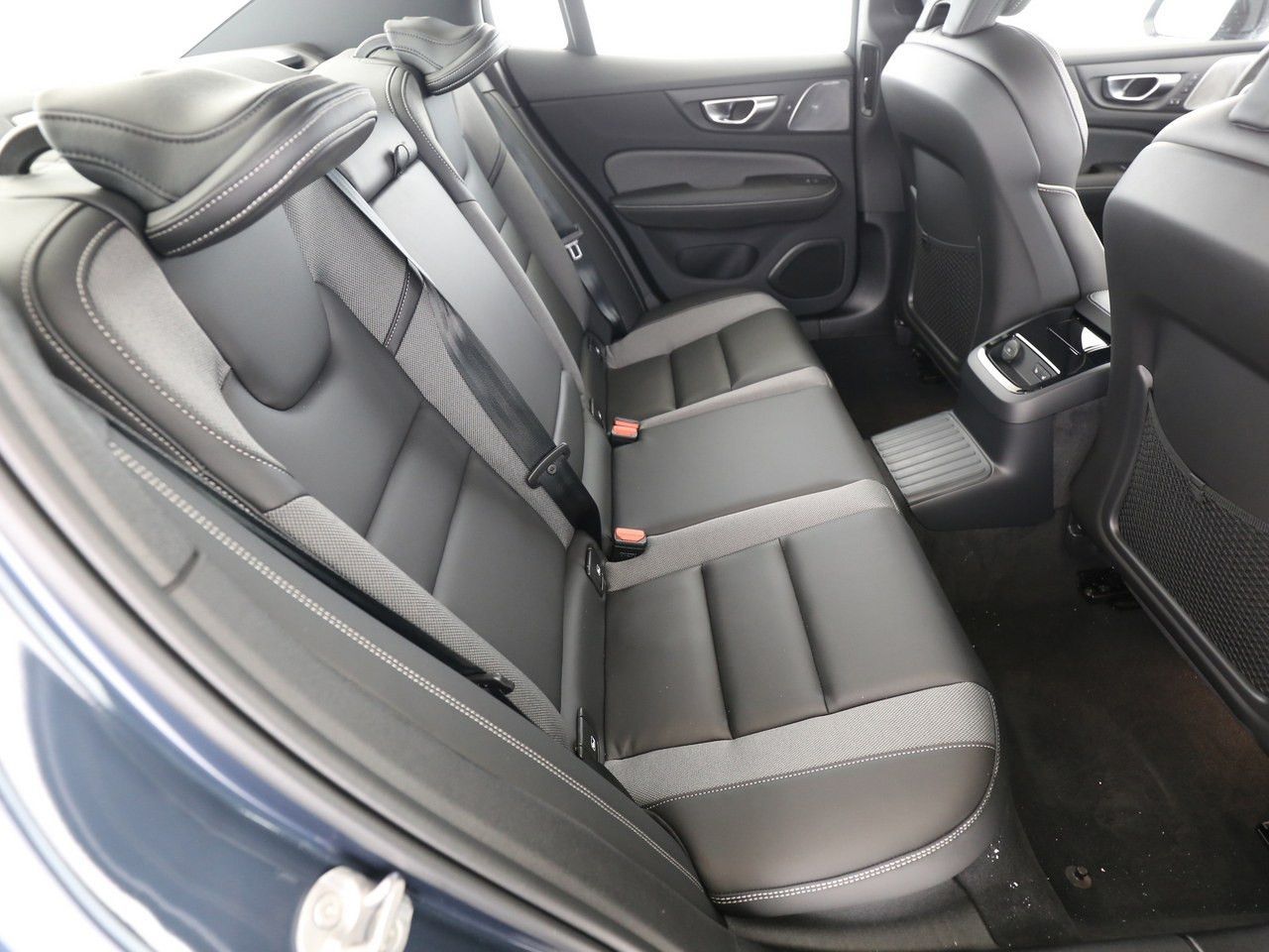 Volvo S60 T8 AWD Recharge Ultimate LED SD NAVI 19LM