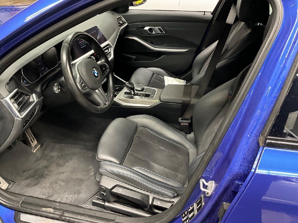 BMW 330 d xDrive M Sport - Samsaru's Car Outlet