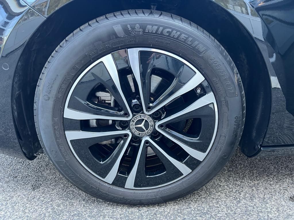 Mercedes-Benz A 180 PROGRESSIVE - Samsaru's Car Outlet
