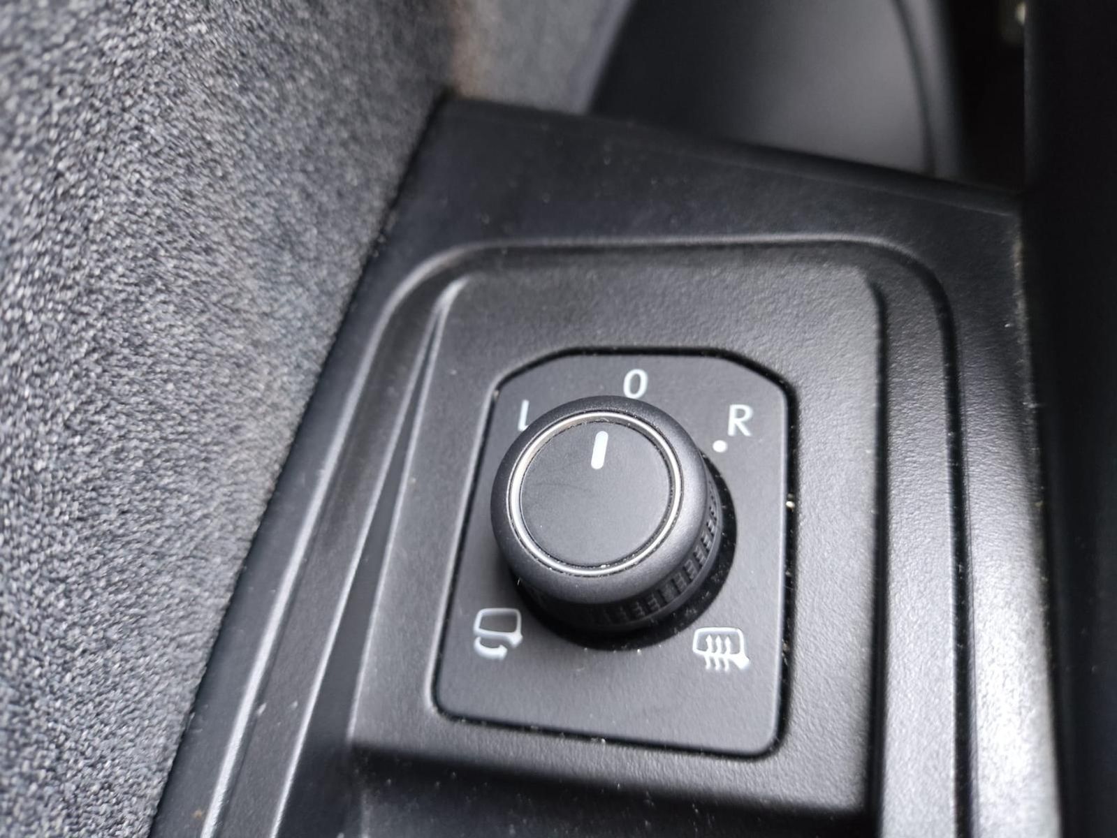 Volkswagen T-Roc 1.0 TSI Move - Samsaru's Car Outlet