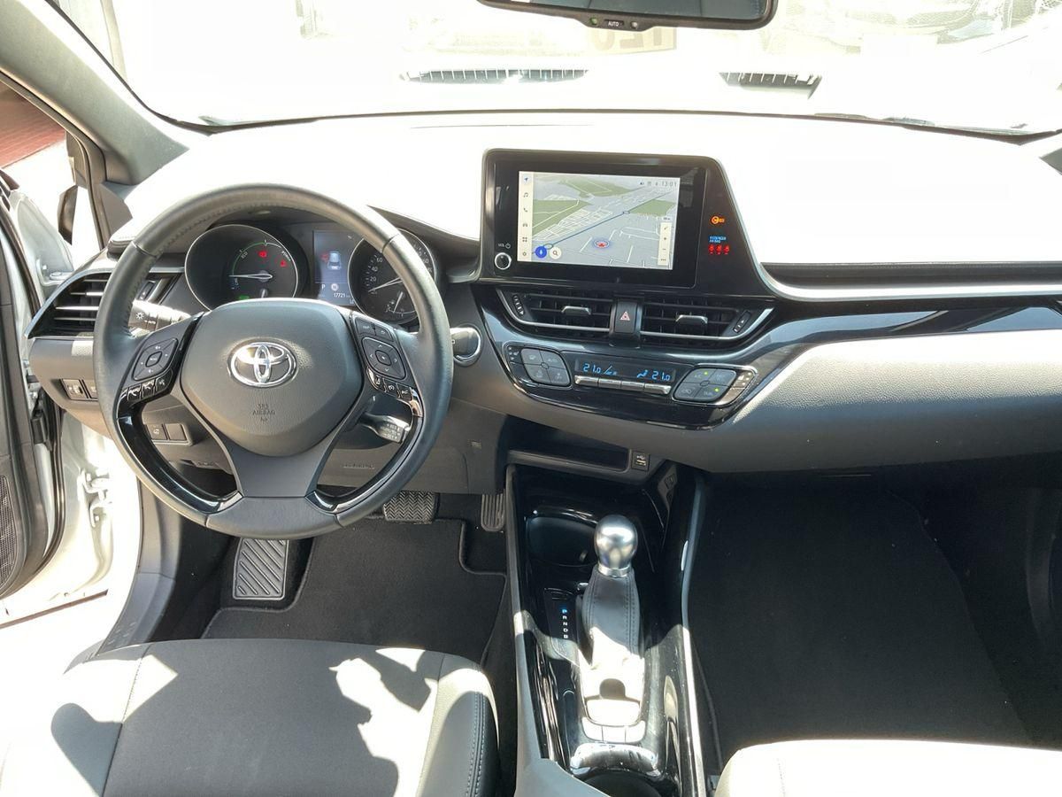 Toyota C-HR HYBRID - Samsaru's Car Outlet
