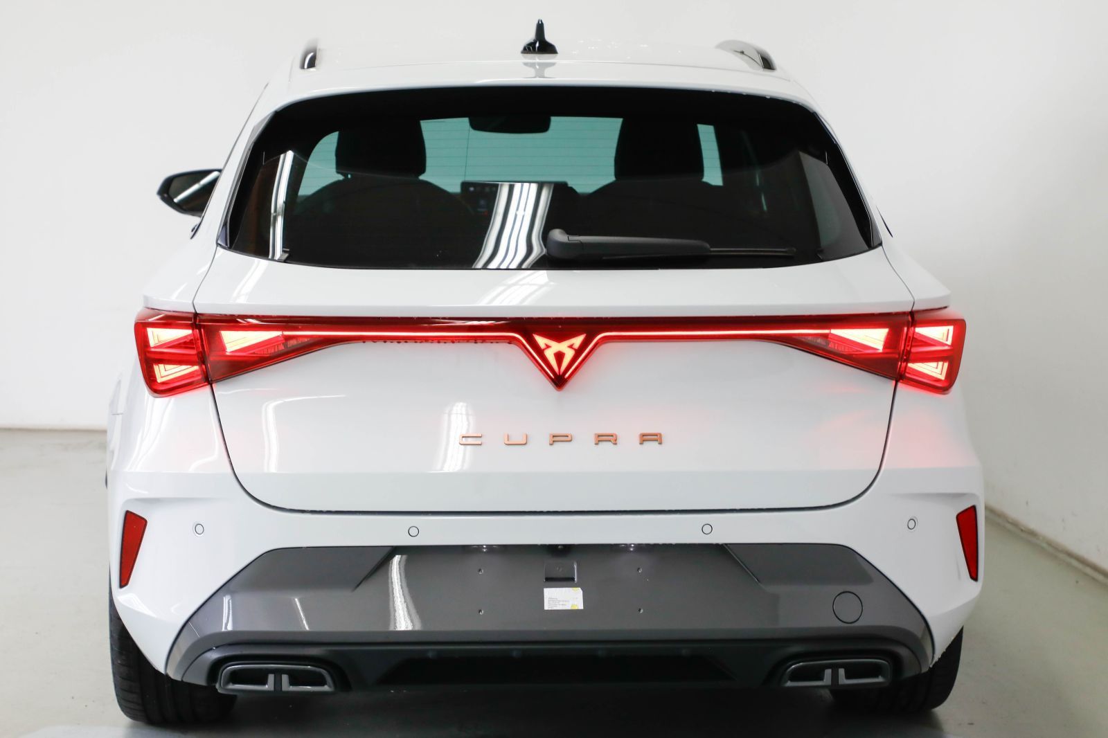 Seat Leon ST 2.0 TDI DSG AHK ACC Kam. SHZ Navi