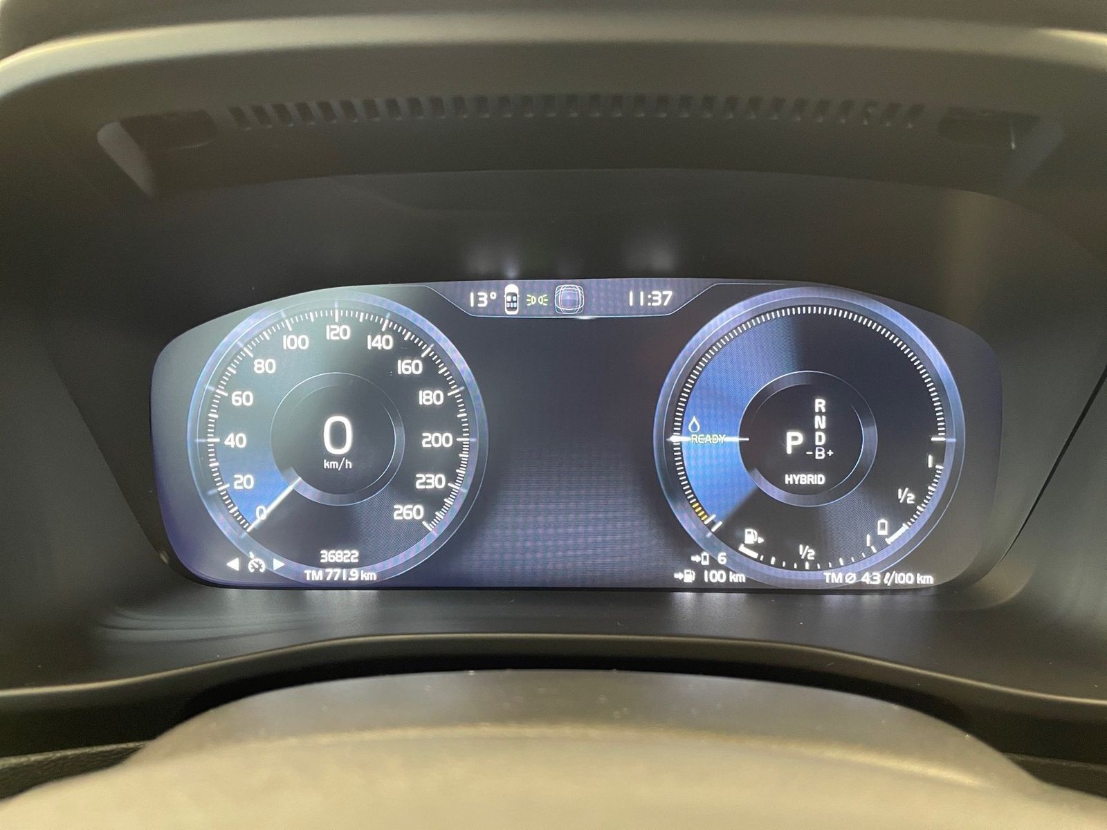 Volvo XC 40 T4 2WD Plus Bright Plug-In NAVI+LED+AHK+