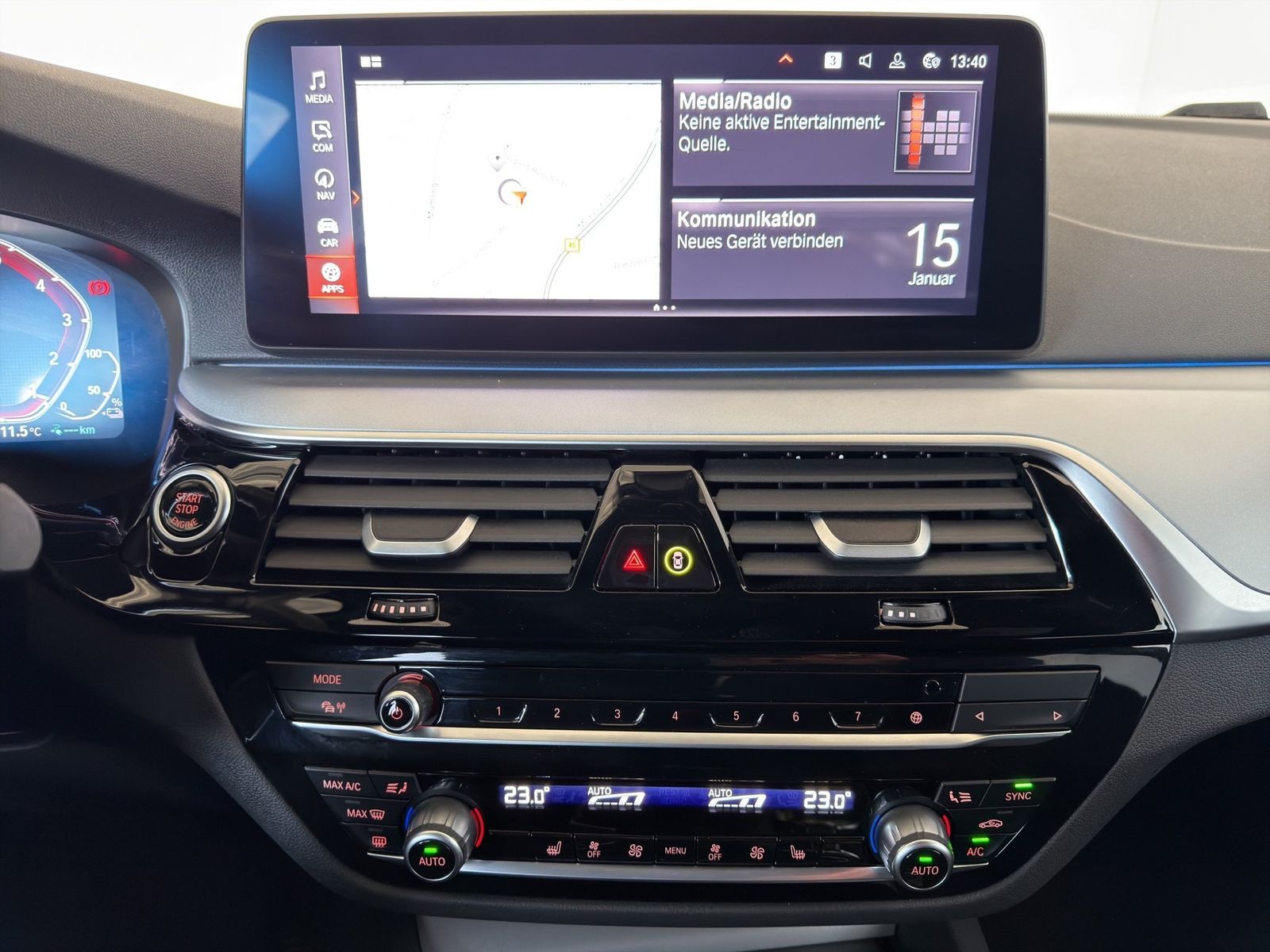BMW 530e xDr LASER/HUD/CAM/PRIVACY/DAB/AMBI