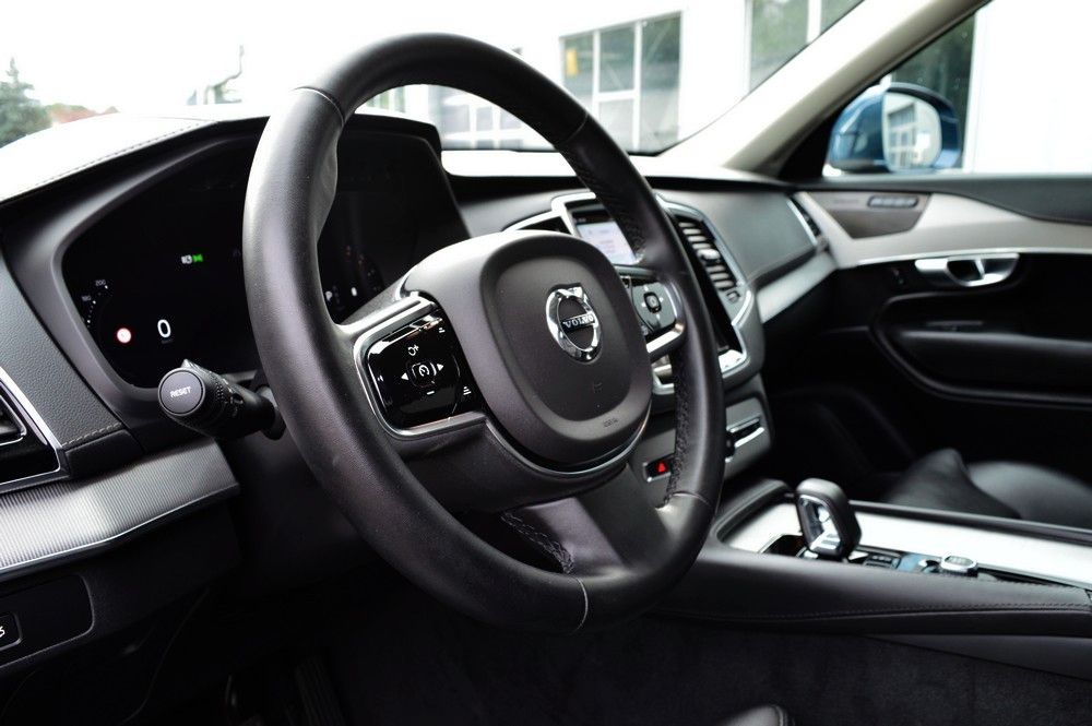 Volvo XC90 B5 D AWD Plus Bright AT *Voll+AHK+deutsch*