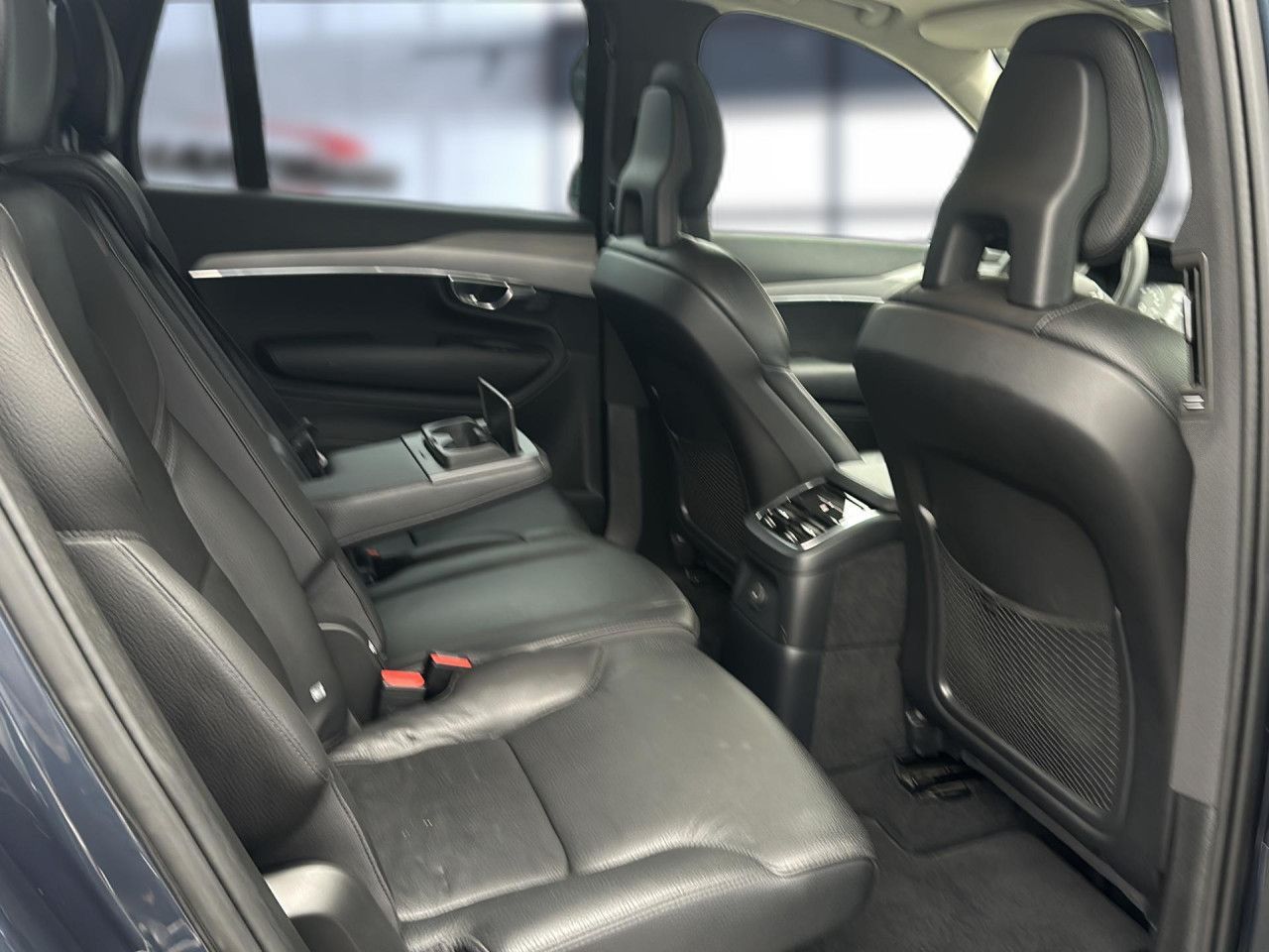 Volvo XC 90 Inscription Expression Recharge Plug-In - Samsaru's Car Outlet