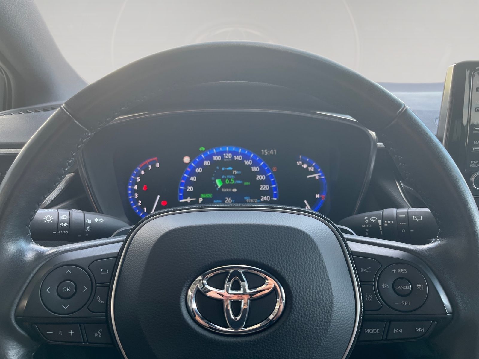 Toyota Corolla 2.0 Hybrid - Samsaru's Car Outlet