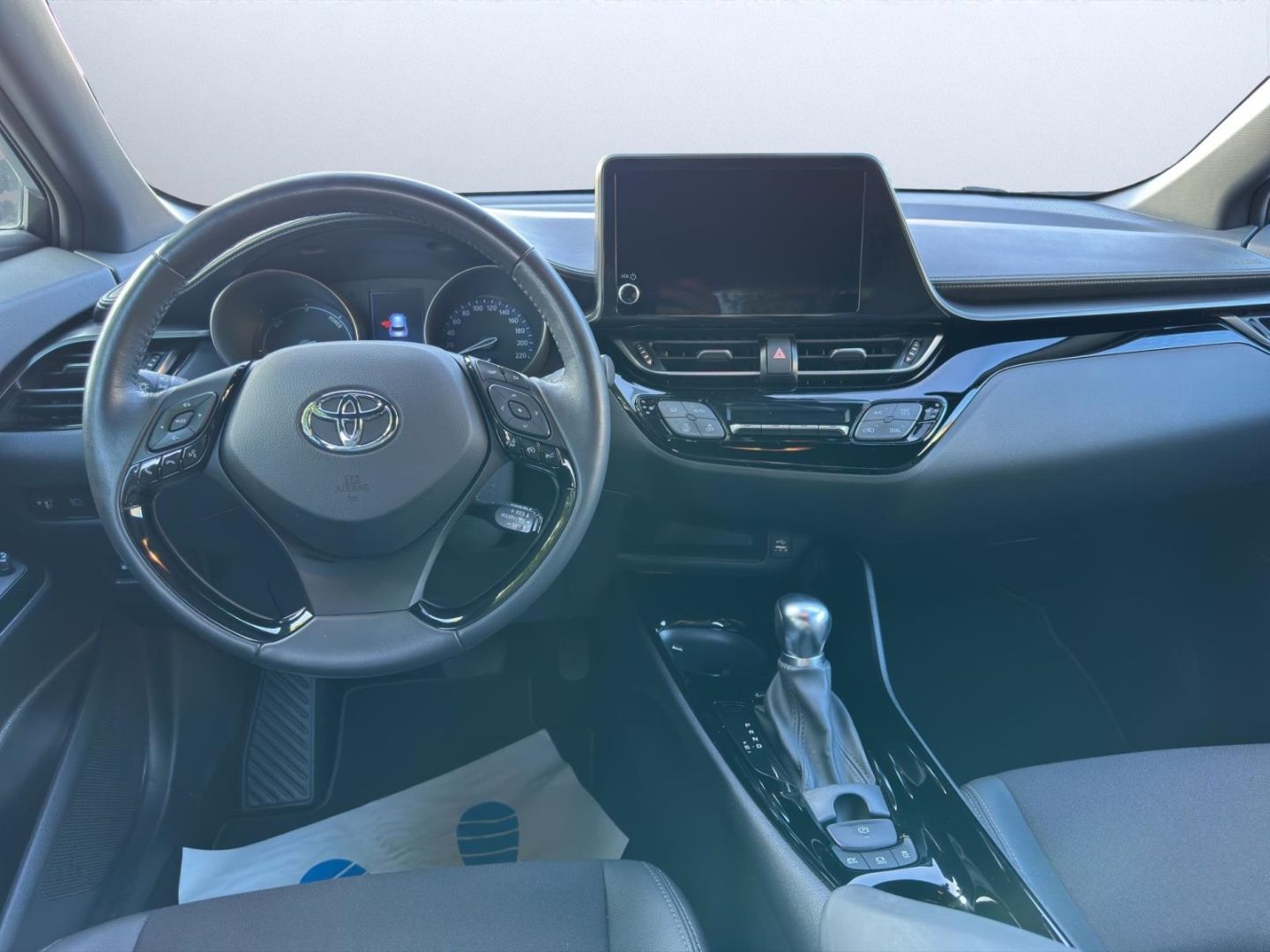 Toyota C-HR Hybrid - Samsaru's Car Outlet