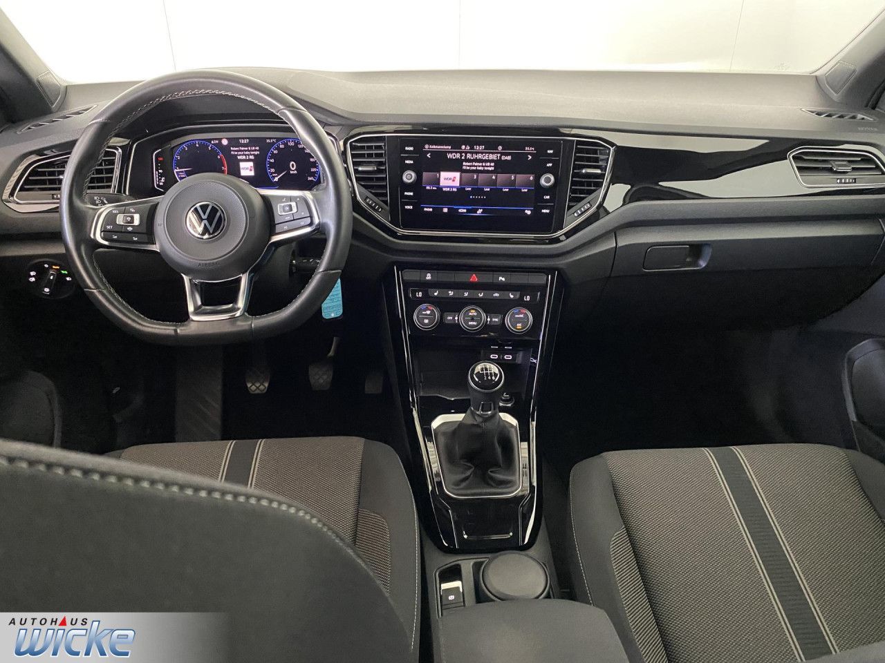 Volkswagen T-Roc 1.5 TSI Style - Samsaru's Car Outlet