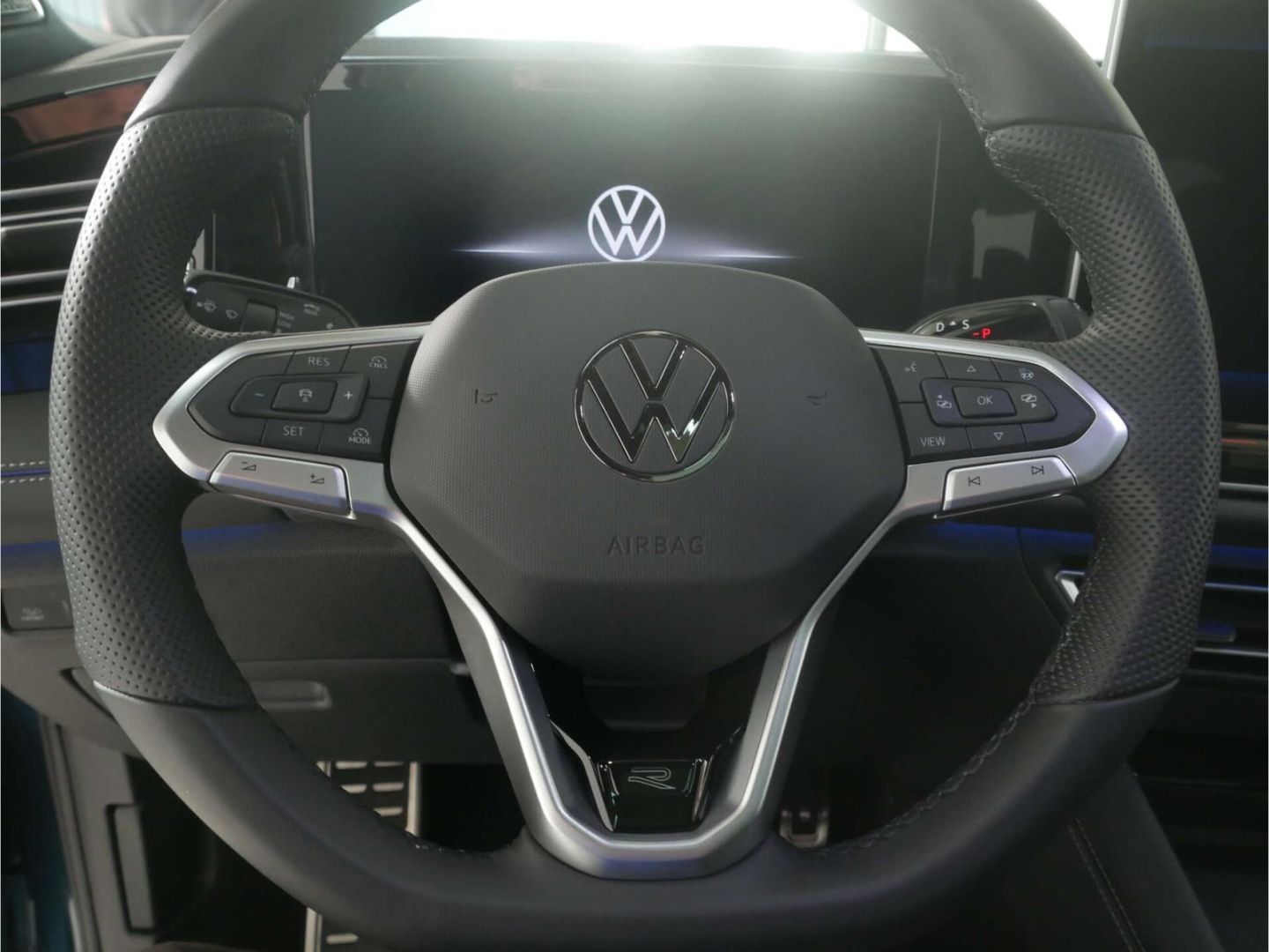Volkswagen Tiguan 1.5 eHybrid R-Line Black Style PANO/AHK