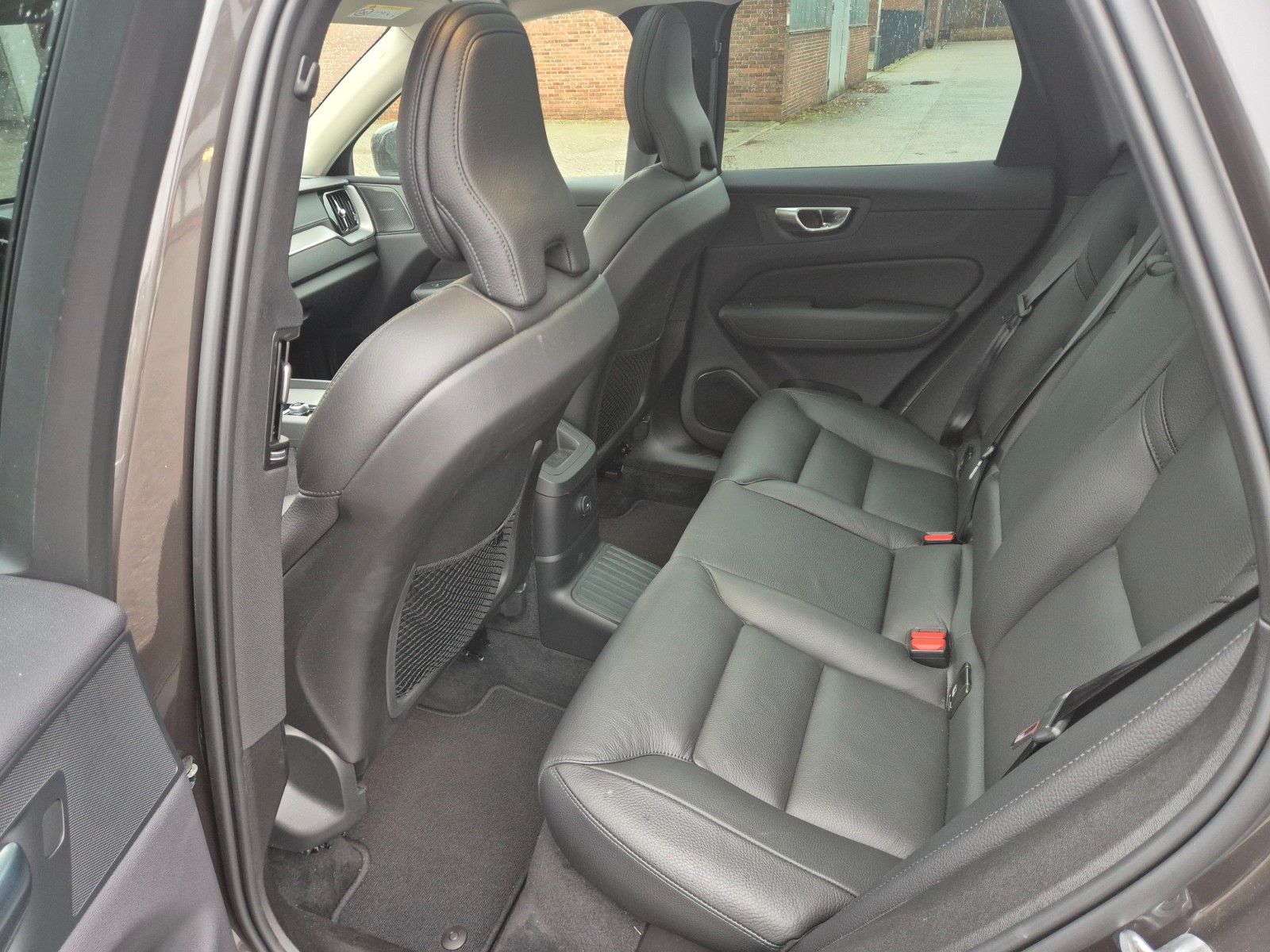 Volvo XC60 Ultimate Bright Recharge Plug-In Hybrid AWD