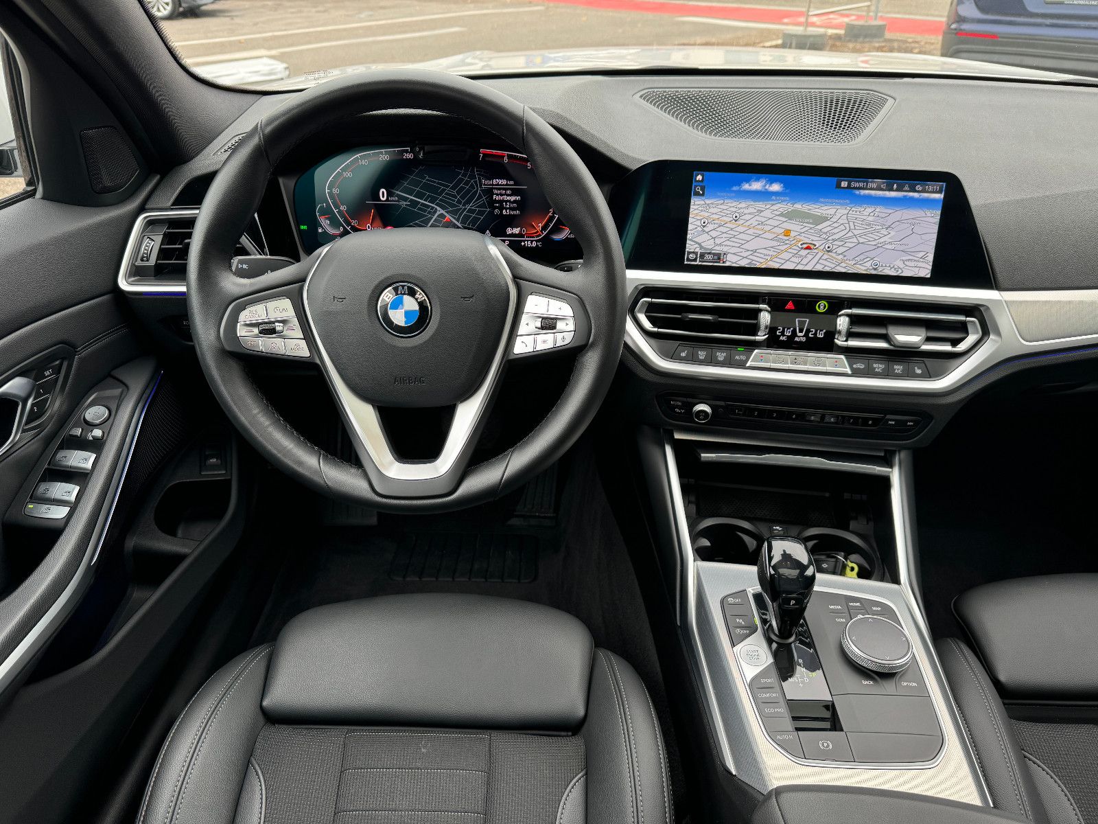 BMW 330 i xDrive Aut. - Samsaru's Car Outlet
