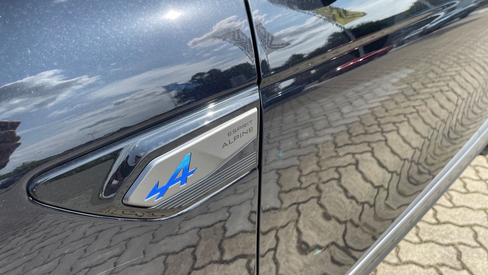 Renault Arkana ESPRIT ALPINE Full Hybrid - Samsaru's Car Outlet