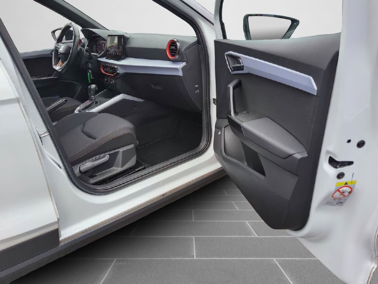 Seat Arona FR 1.5 TSI DSG AHK 18"PRDC RFK SHZ FAP XL