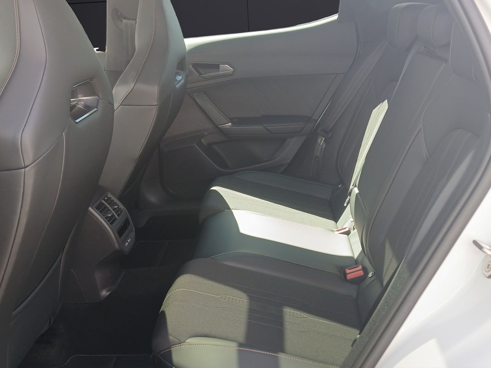 Cupra Formentor VZ DSG 4Drive LED AHK Navi Pano ACC RF