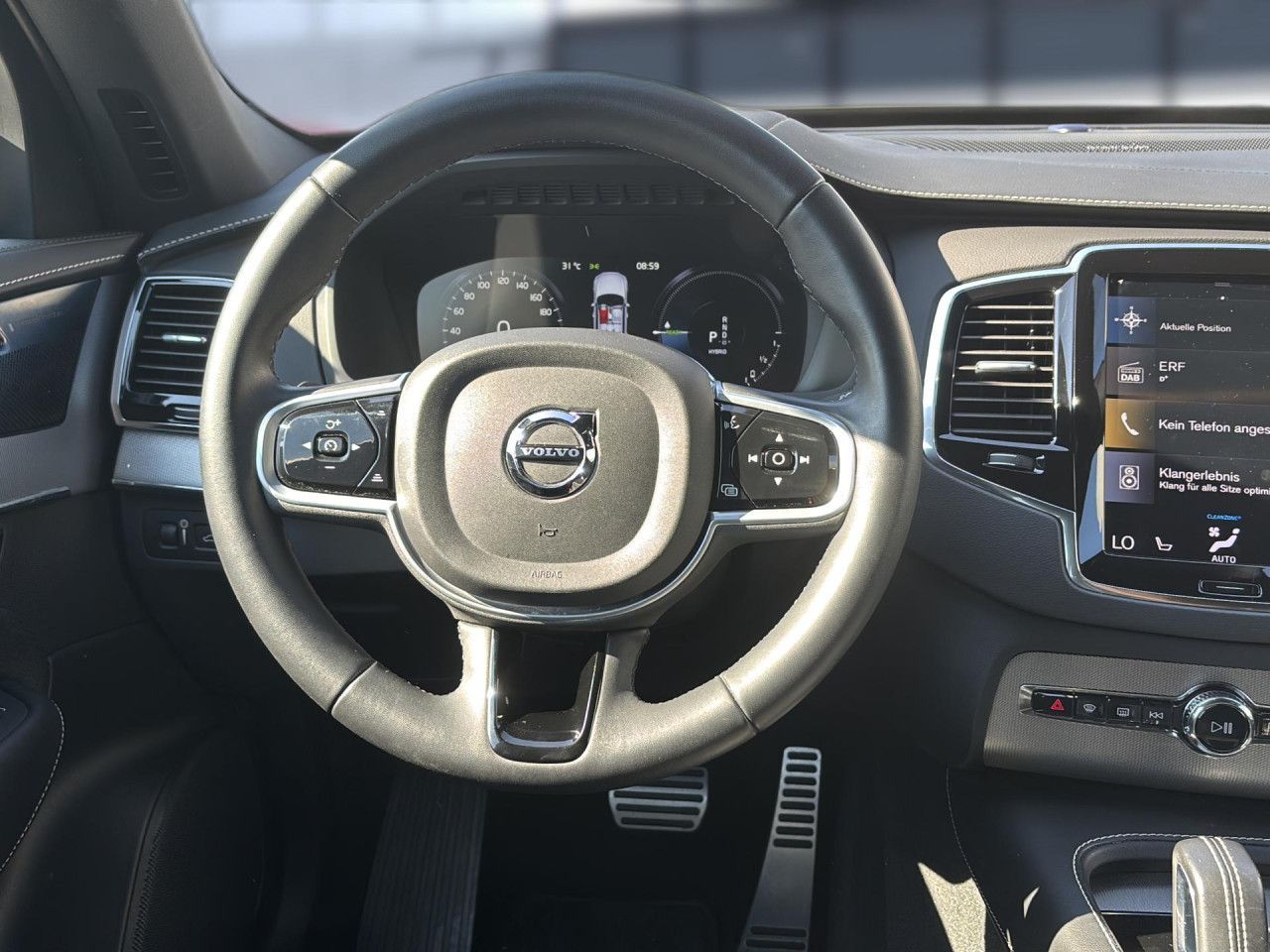 Volvo XC 90 R Design Recharge Plug-In Hybrid AWD - Samsaru's Car Outlet