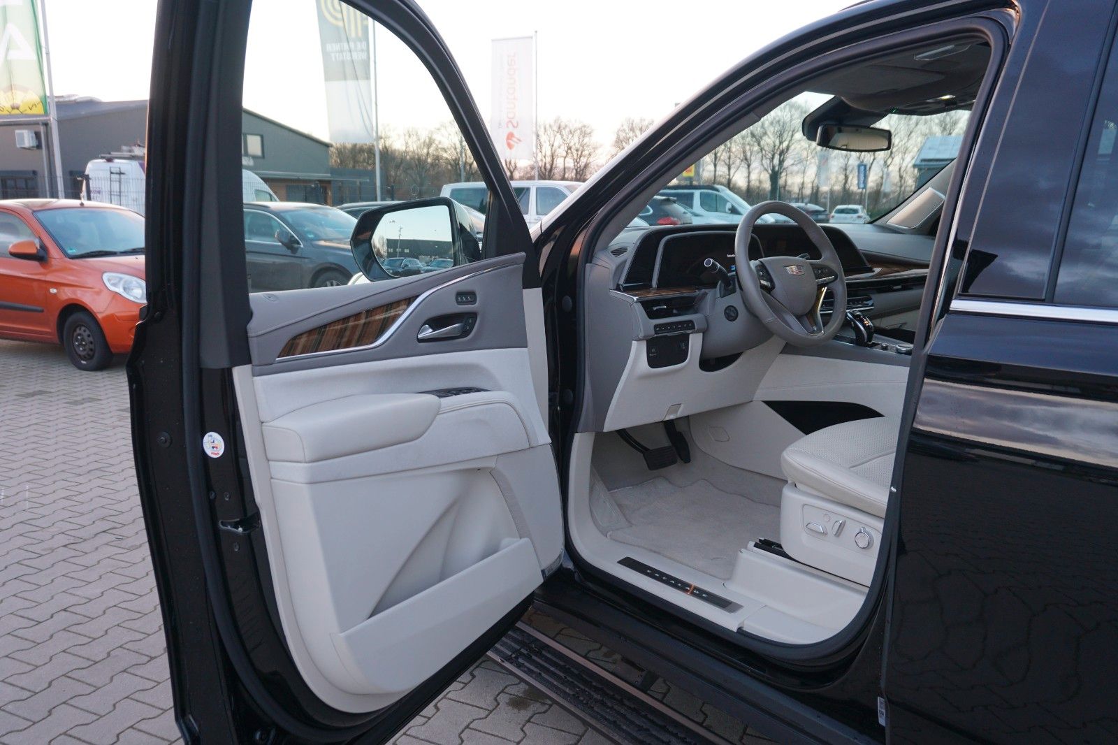 Cadillac Escalade Platinum ESV 6.2l V8 7-Si*LED*HUD*MWST
