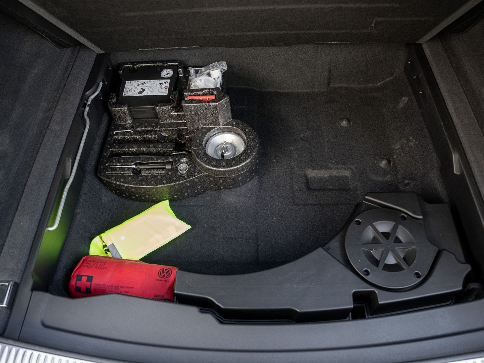Volkswagen Touareg TDI R-Line Pano IQLight AHK Kam. Leder
