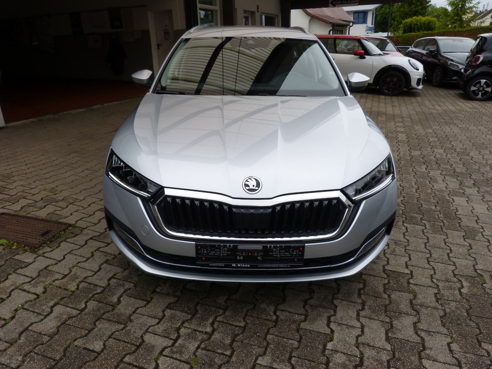 Skoda Octavia Combi Style DSG - Samsaru's Car Outlet