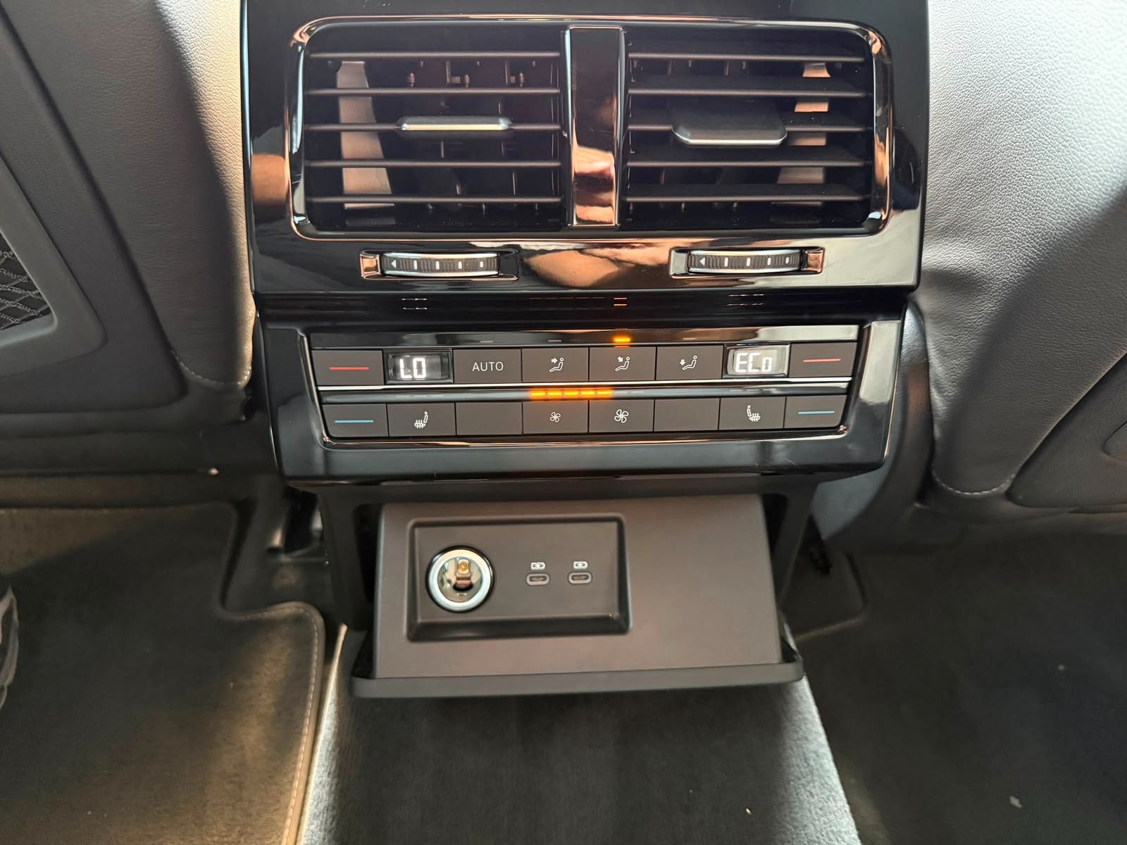 Volkswagen Touareg R-Line 4M MATRIX*LEDER*AHK*LUFT*360°