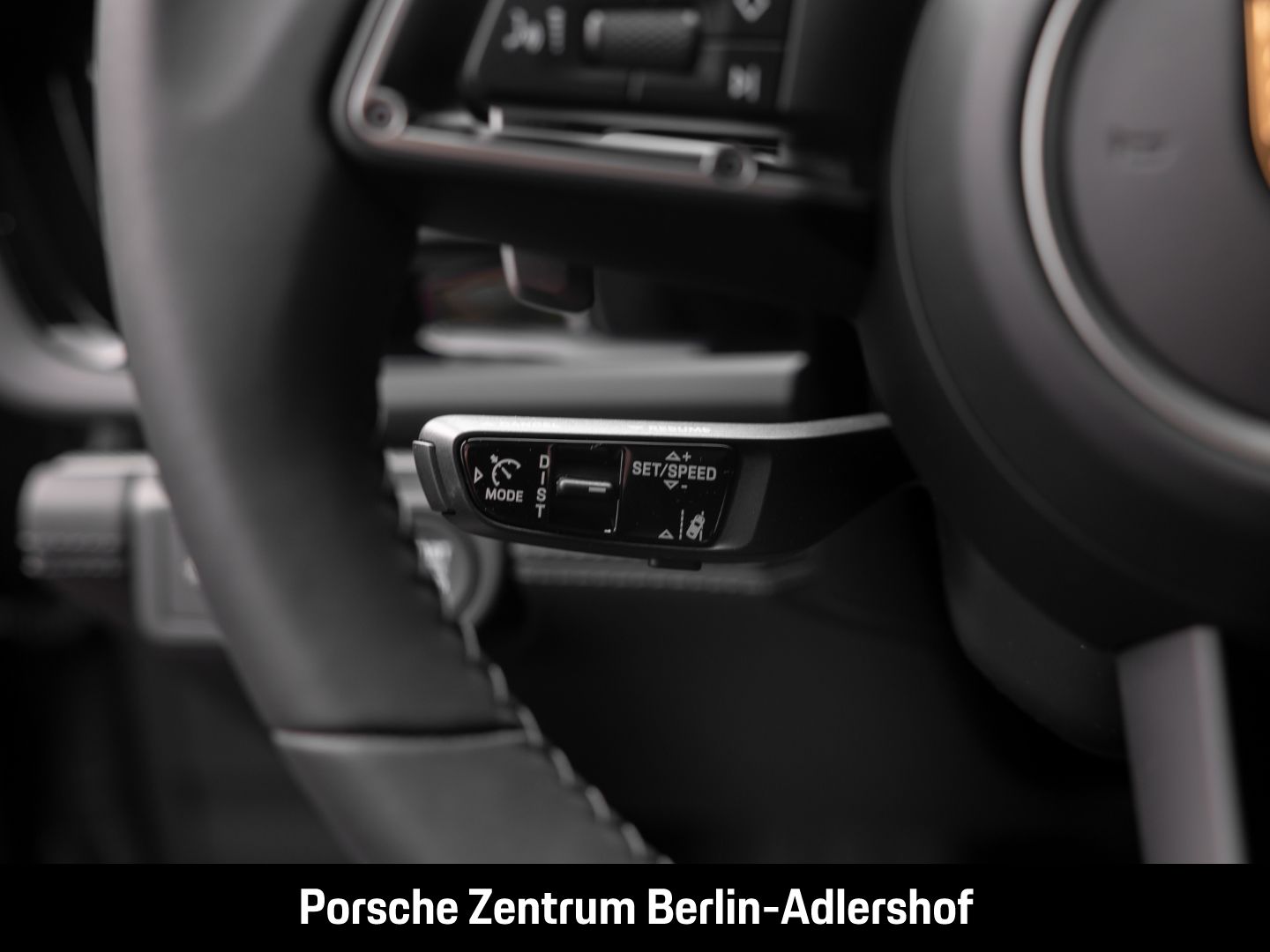 Porsche Panamera 4S E-Hybrid HA-Lenkung InnoDrive HUD