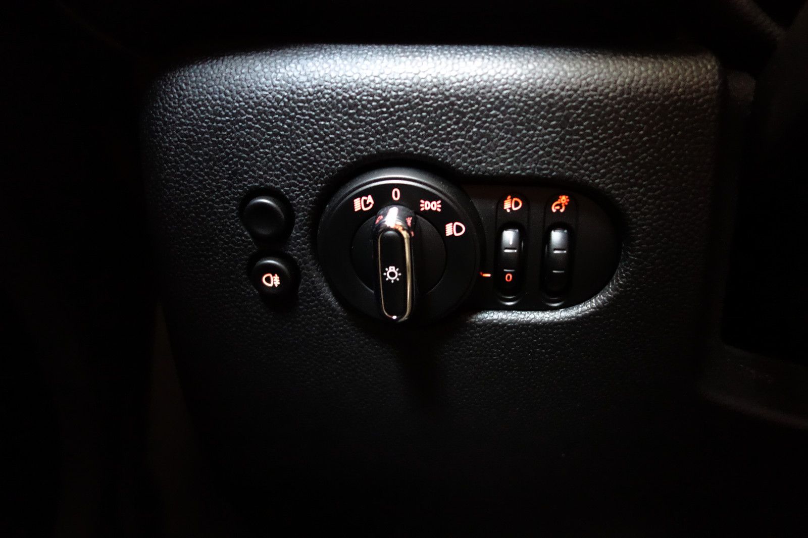 MINI Cooper SE Classic - Samsaru's Car Outlet