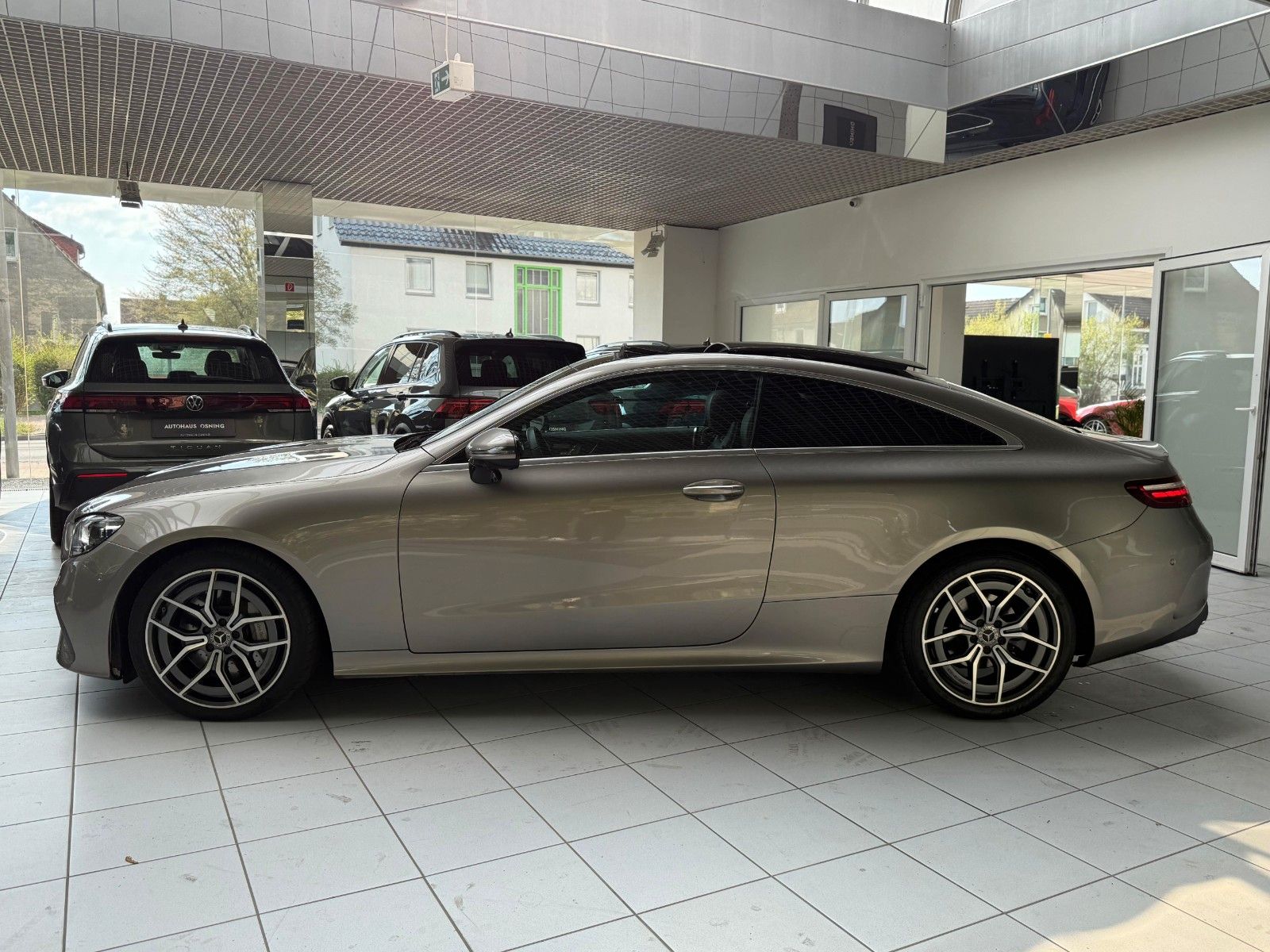 Mercedes-Benz E 300 Coupe AMG - Samsaru's Car Outlet