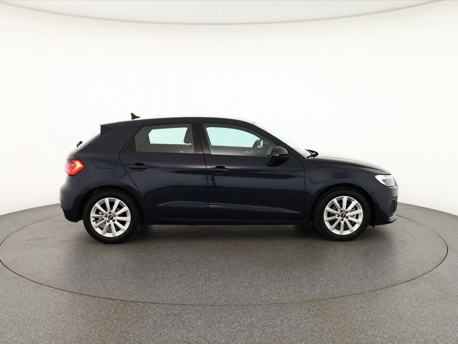Audi A1 30 TFSI Sportback advanced - Samsaru's Car Outlet