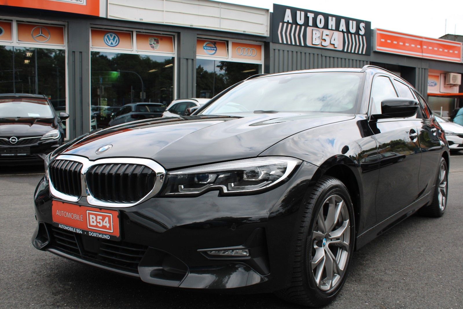 BMW 320 d Sport Line - Samsaru's Car Outlet