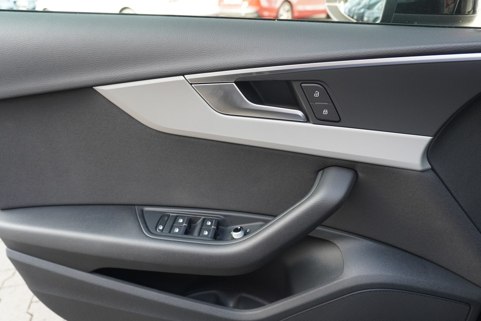 Audi A4 35 2.0 TDI Avant - Samsaru's Car Outlet