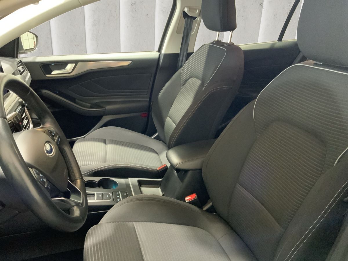Ford Focus Titanium 1.0 EcoBoost - Samsaru's Car Outlet