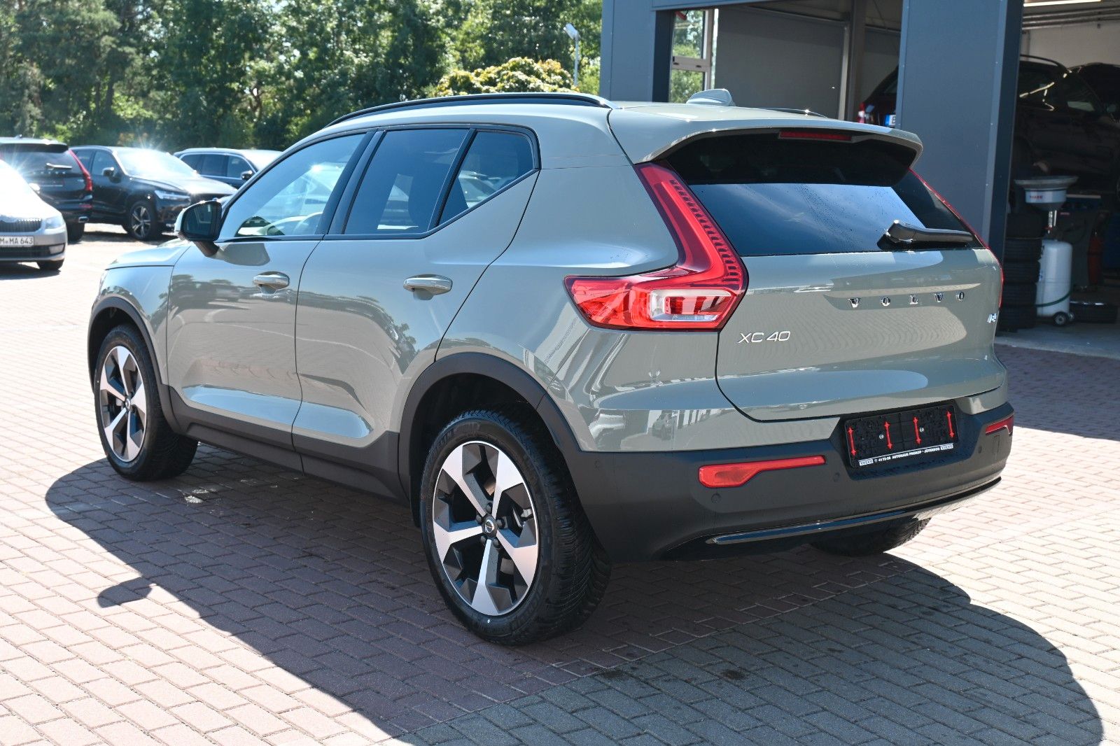 Volvo XC40 B4 DKG Plus Dark*FSHZG*360°*ACC*Allwetter*