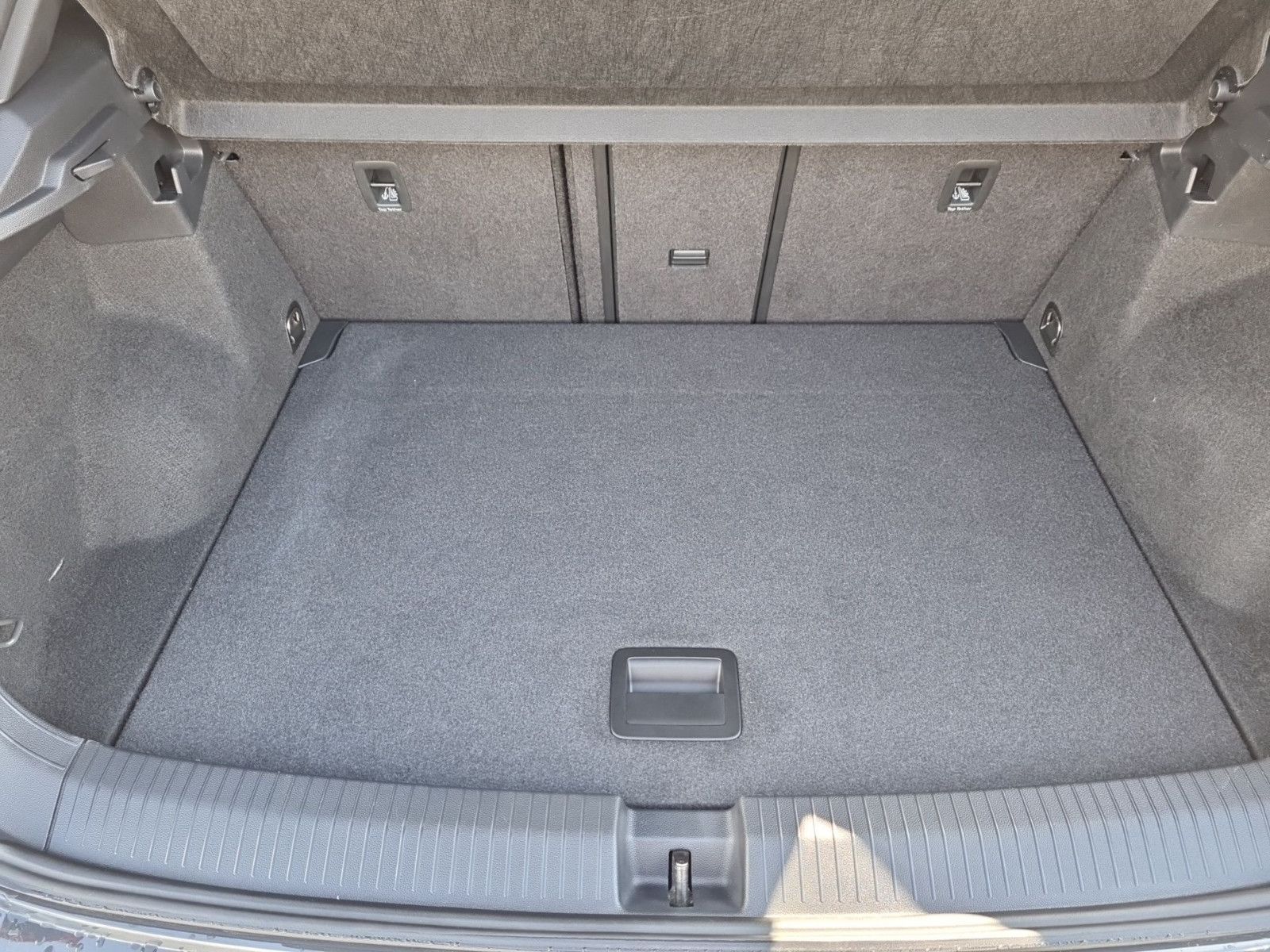 Volkswagen T-Roc 2.0 TDI Sport 4Motion - Samsaru's Car Outlet