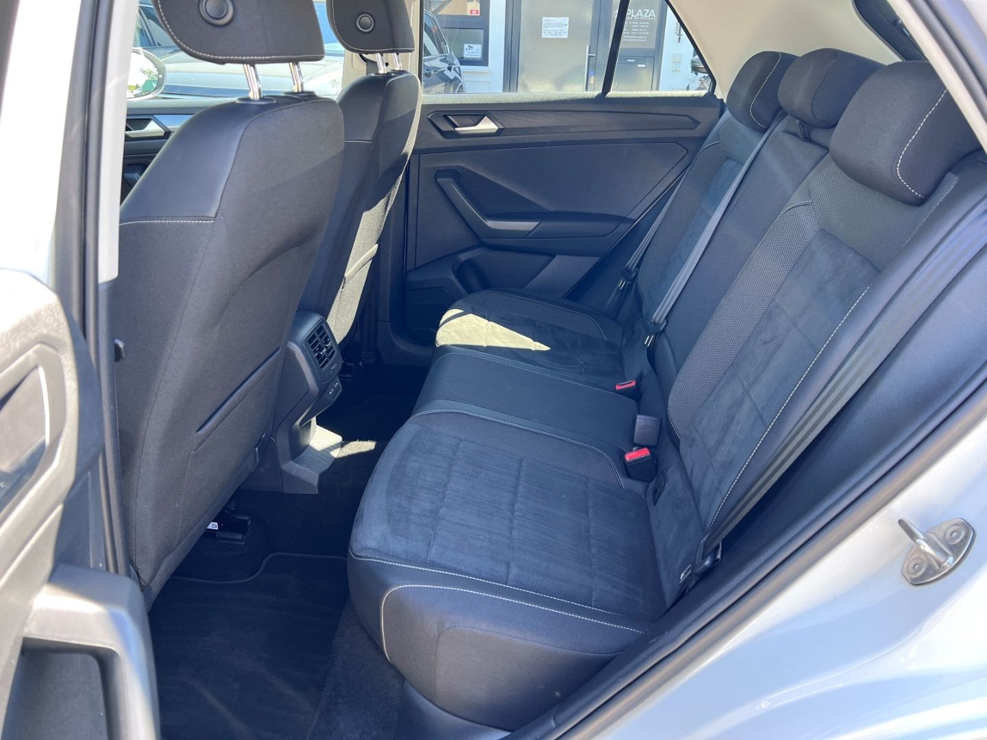 Volkswagen T-Roc 1.0 TSI Style - Samsaru's Car Outlet