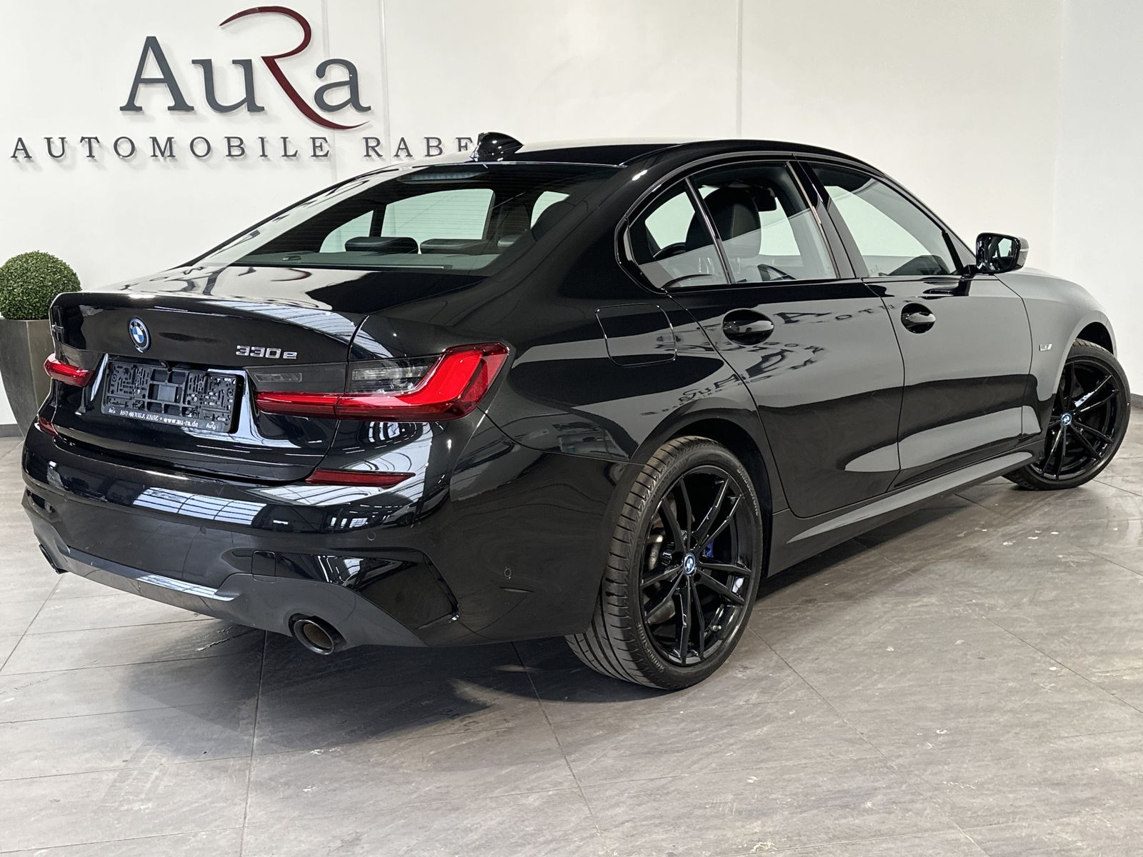 BMW 330e xDrive M-Sport NAV+LASER+360°+HEAD-UP+19ZO