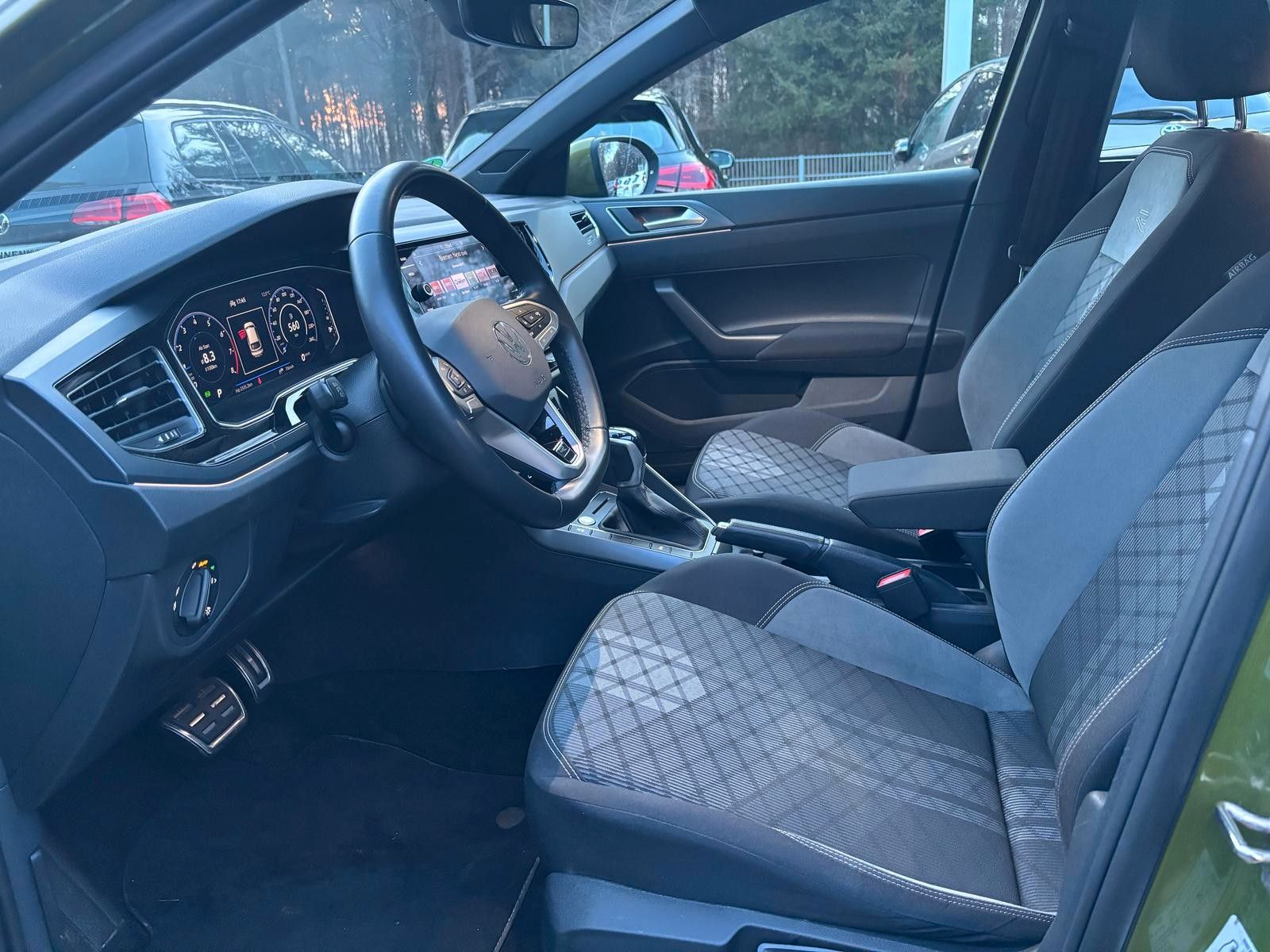 Volkswagen Taigo 1.5 TSI DSG R-Line - Samsaru's Car Outlet