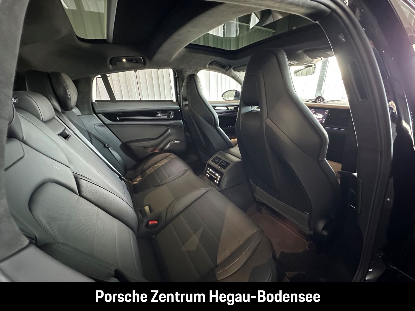 Porsche Panamera Turbo E-Hybrid/Active Ride/Sportabgasan