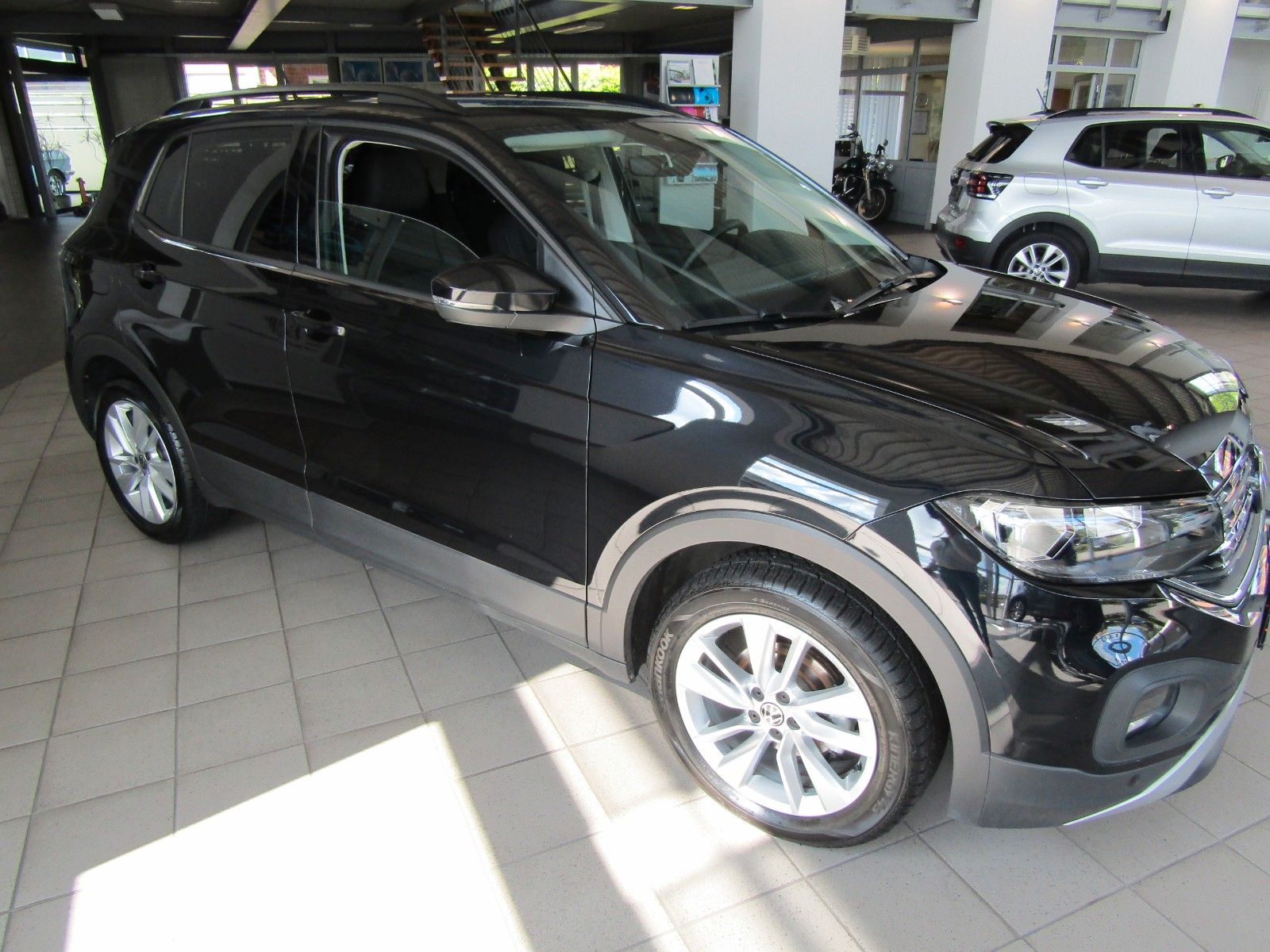 Volkswagen T-Cross Life 1.0 TSI DSG - Samsaru's Car Outlet