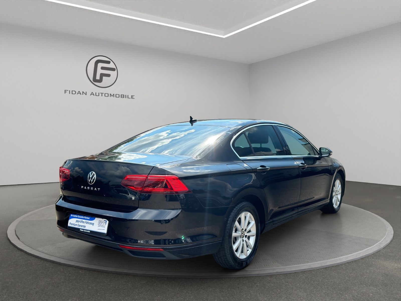 Volkswagen Passat Lim. Business - Samsaru's Car Outlet