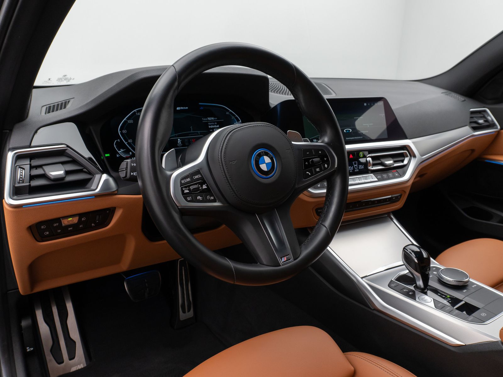 BMW 330e M Sport - Samsaru's Car Outlet
