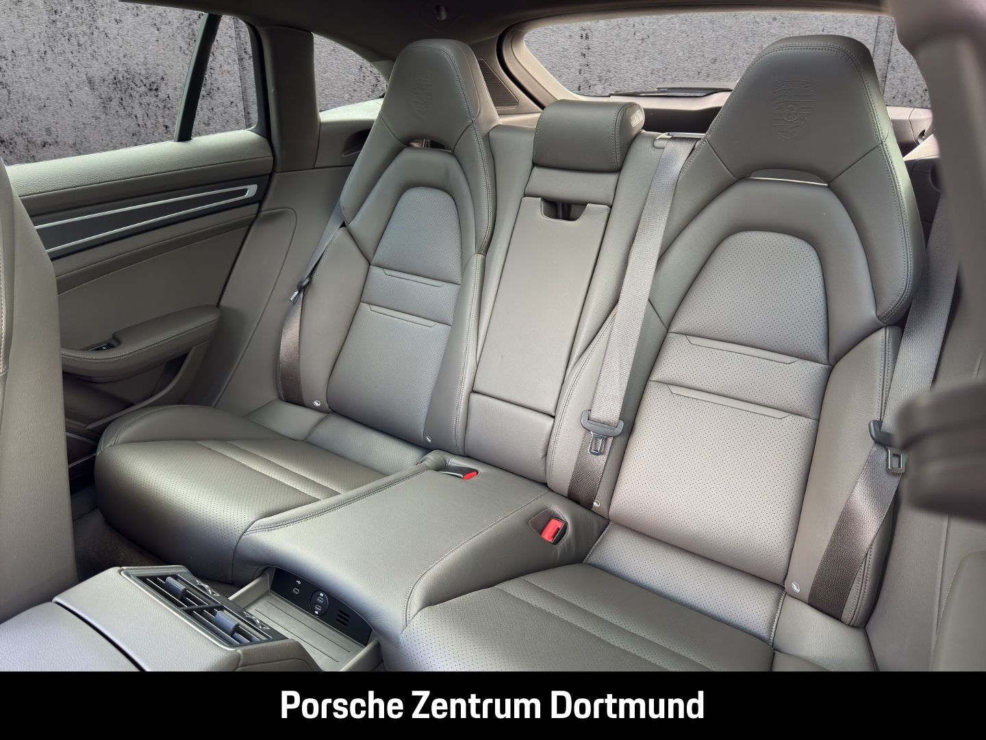 Porsche Panamera 4 E-Hybrid Sport Turismo Platinum Editi