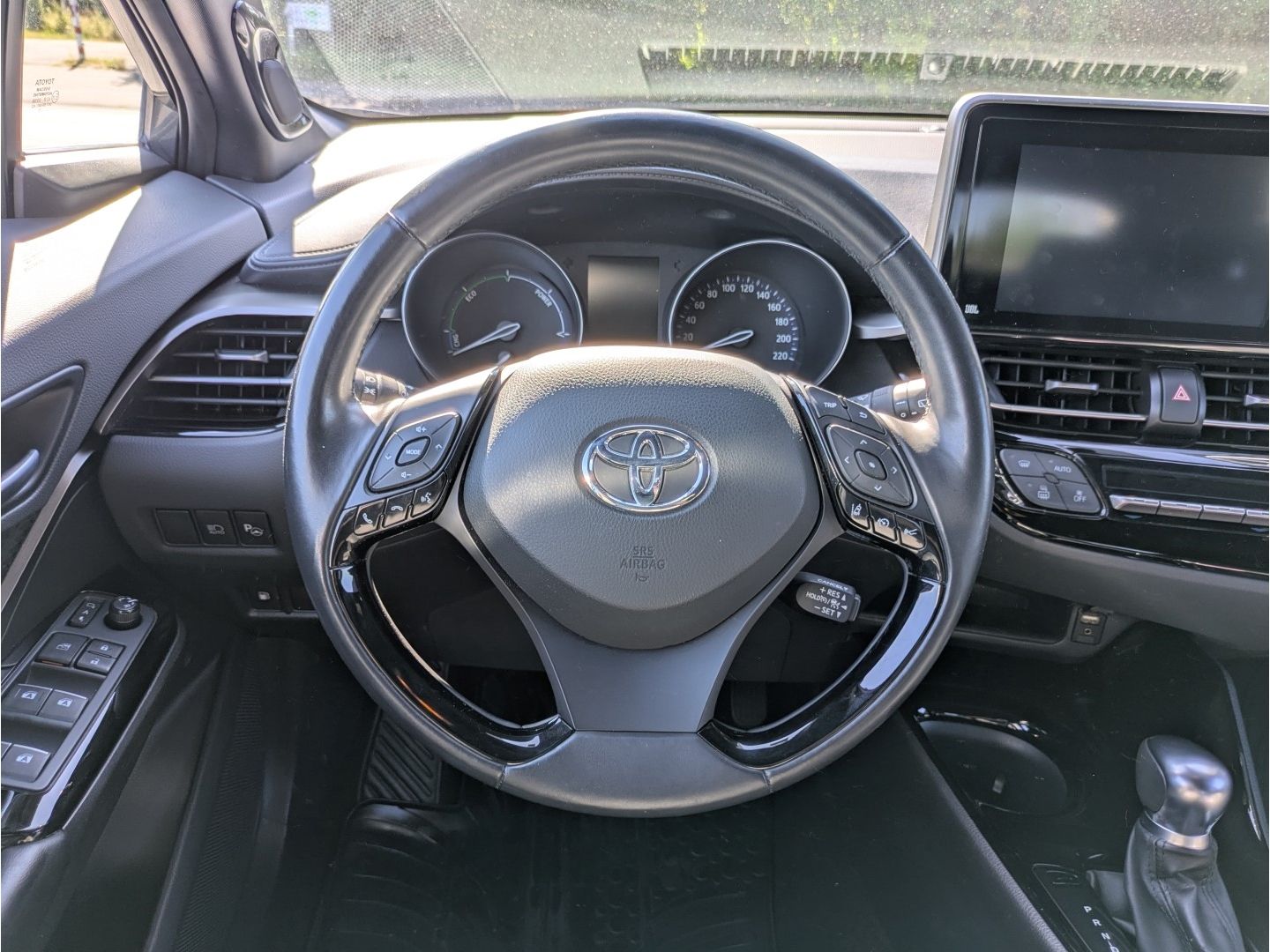 Toyota C-HR Style Selection - Samsaru's Car Outlet