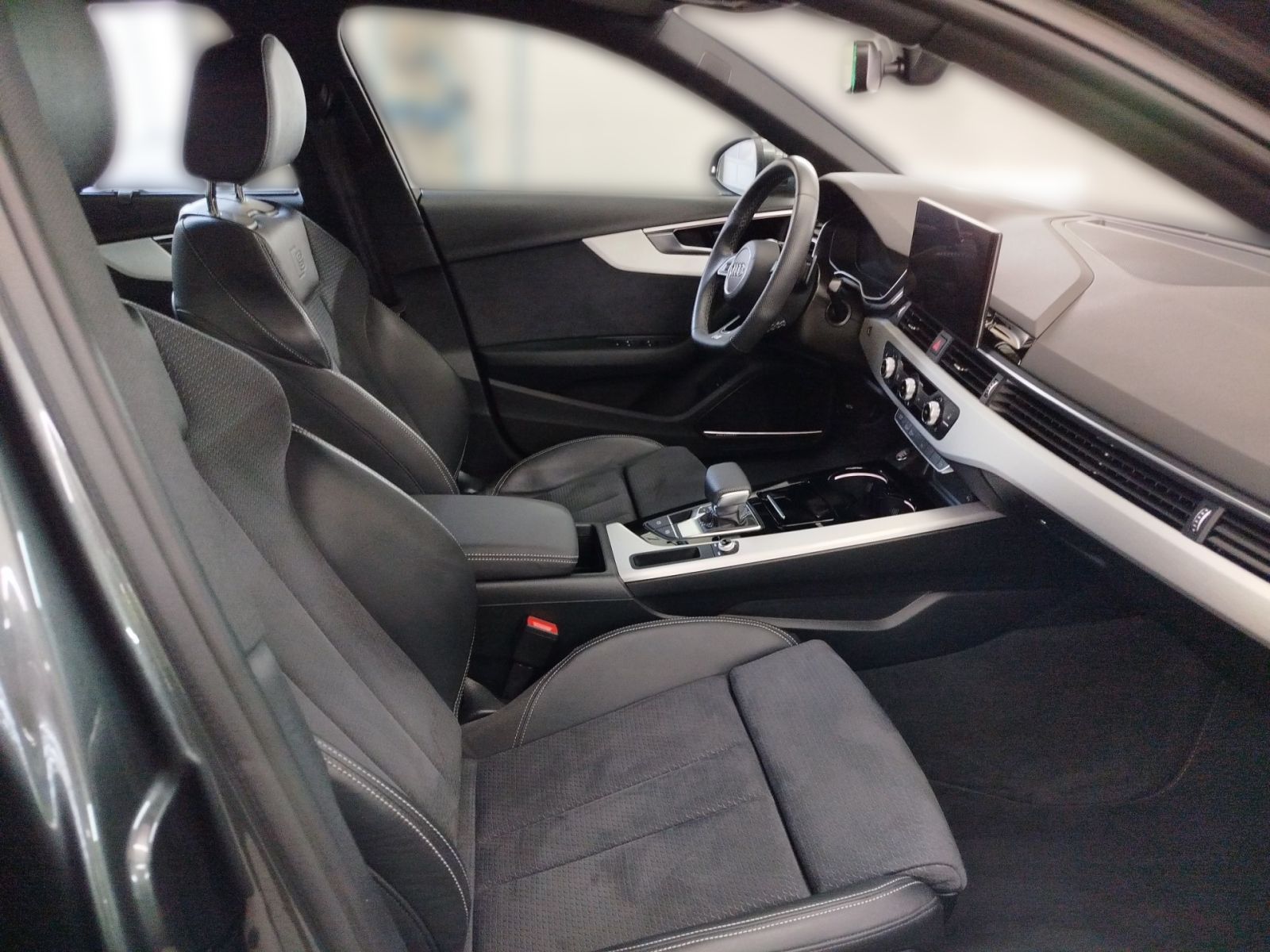 Audi A4 40 TFSI S tronic S line - Samsaru's Car Outlet