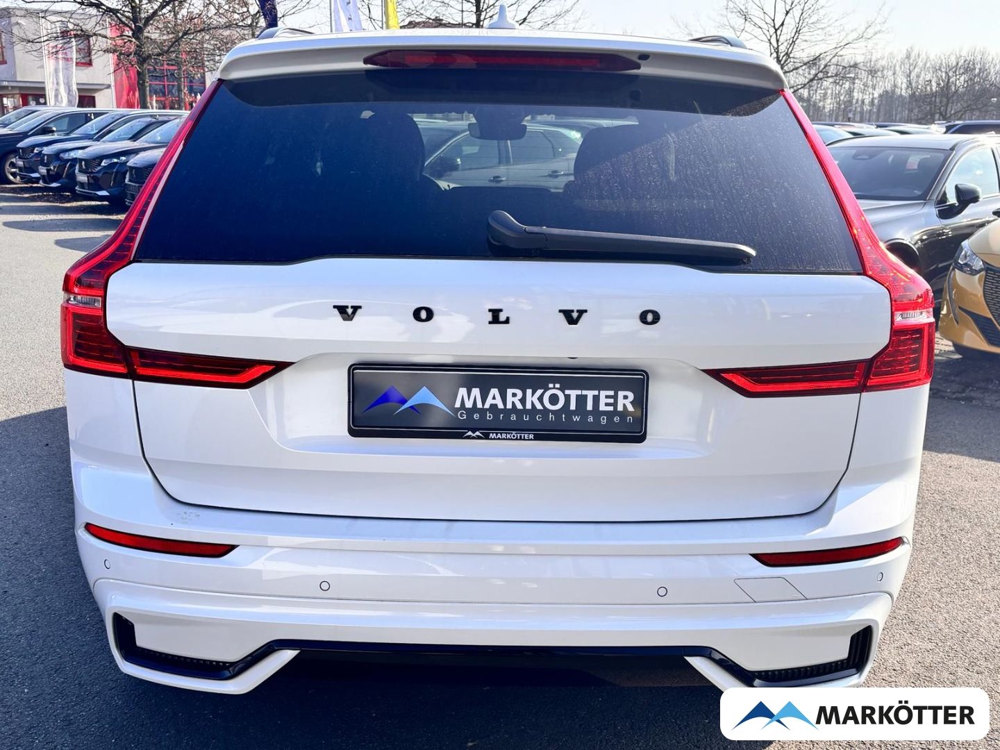 Volvo XC60 B4 Plus Dark 21''/ACC/BLIS/H&K/CAM/SHZ/FSH
