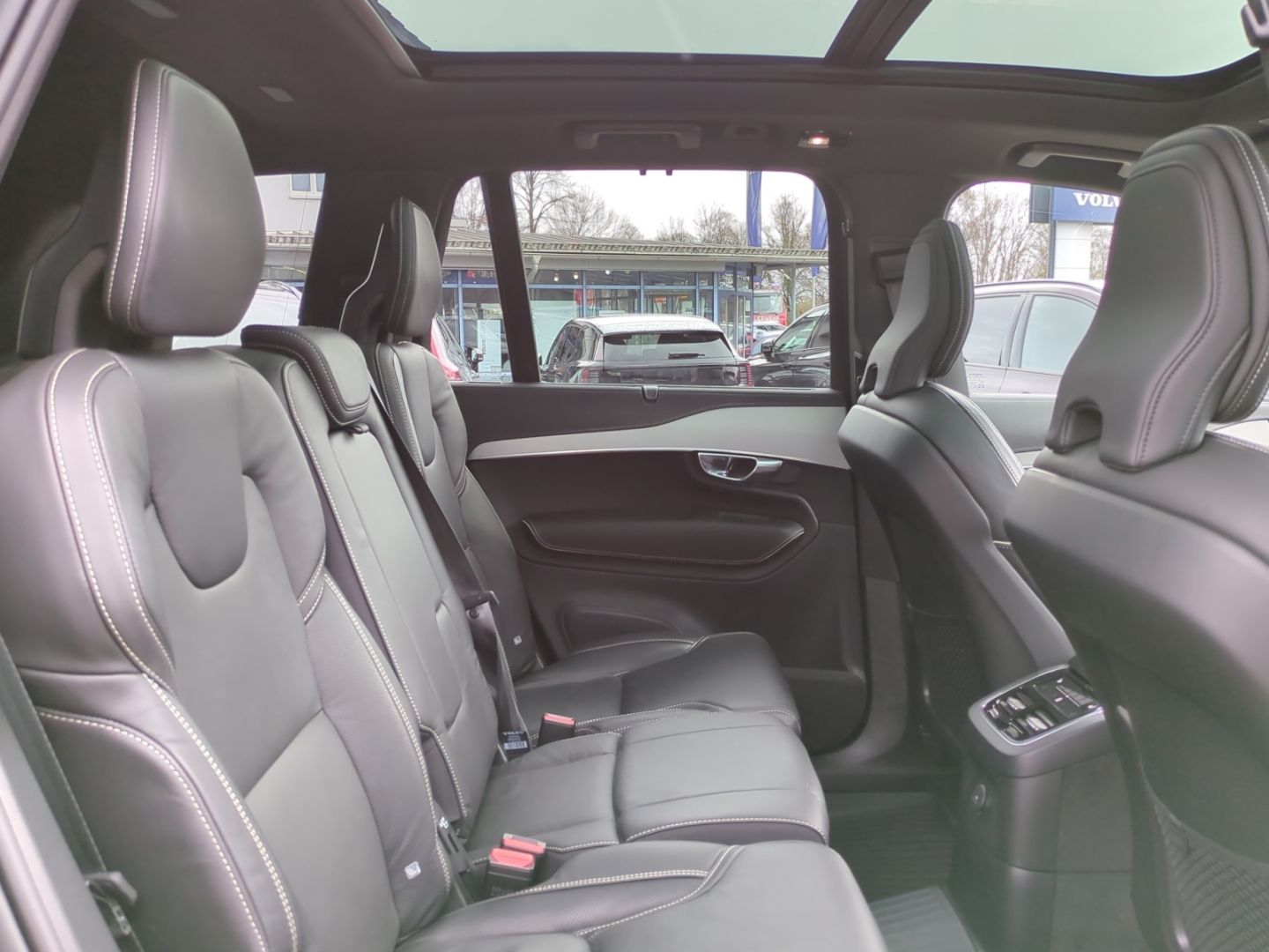 Volvo XC90 Plus Bright Recharge Plug-In Hybrid AWD 7-S