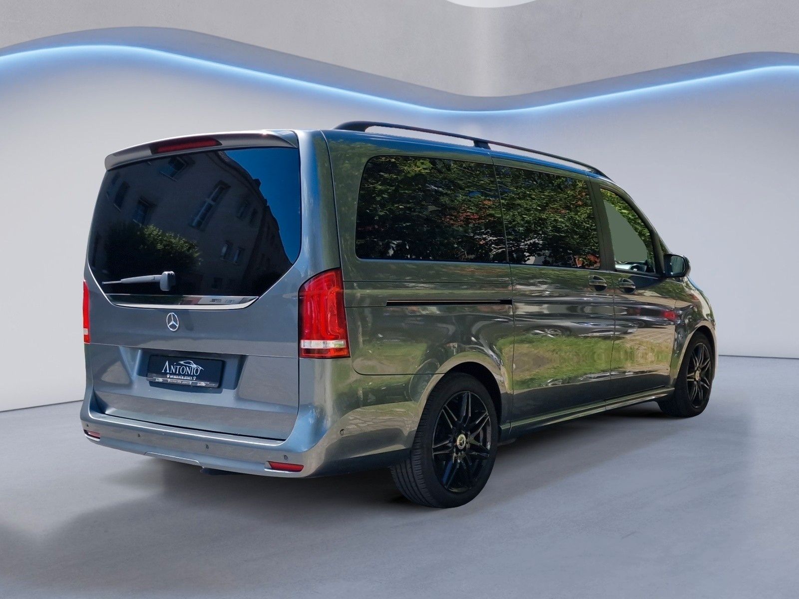 Mercedes-Benz V250d AMG-LINE - Samsaru's Car Outlet