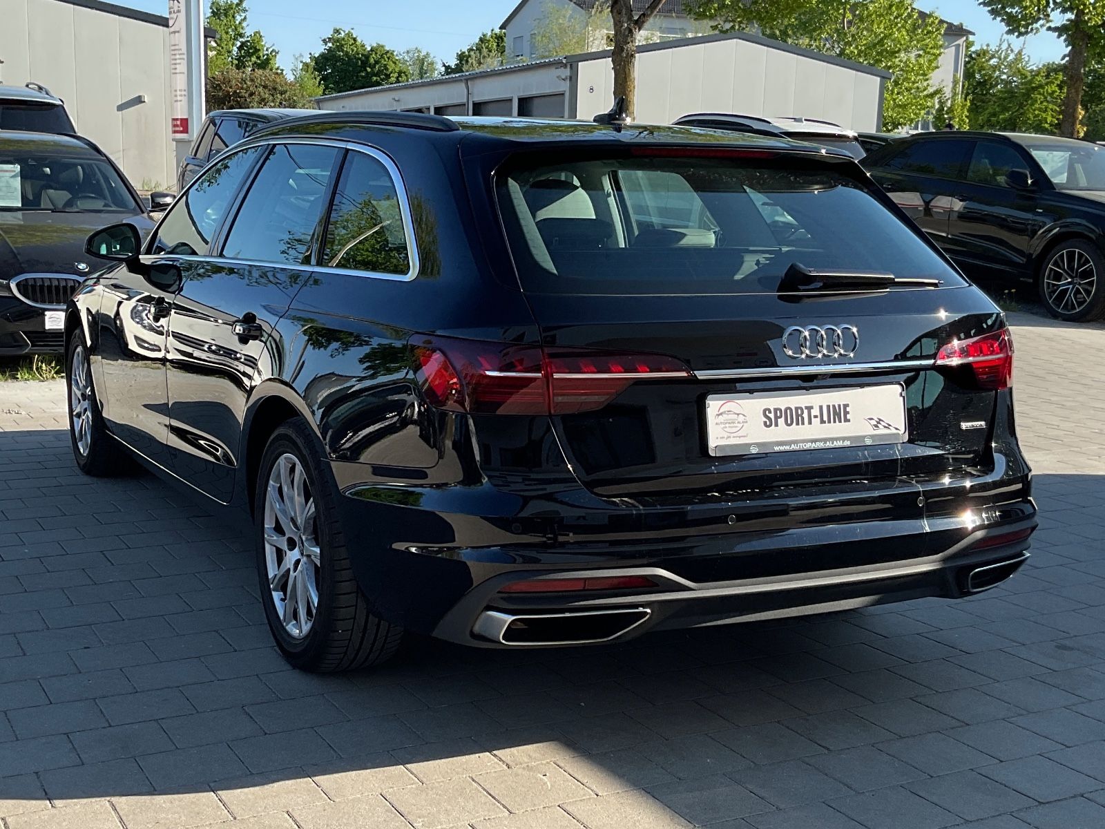 Audi A4 Av.40 TDI quattro S-Tr.Matrix - Samsaru's Car Outlet