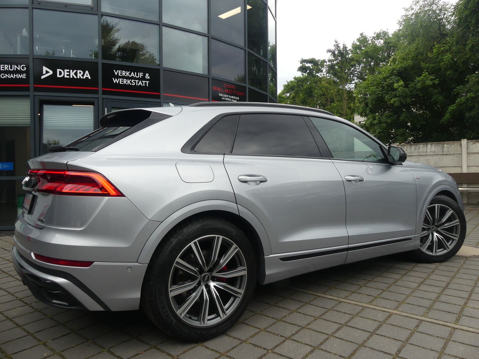 Audi Q8 50 TDI Quattro S Line PANO/MATRIX/AHK/STHZ/AI