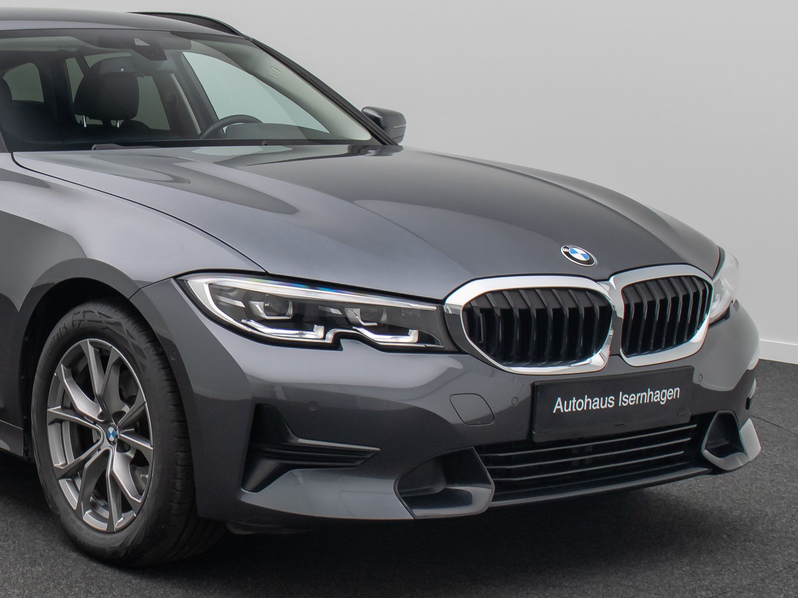 BMW 320d xD Sport Line - Samsaru's Car Outlet